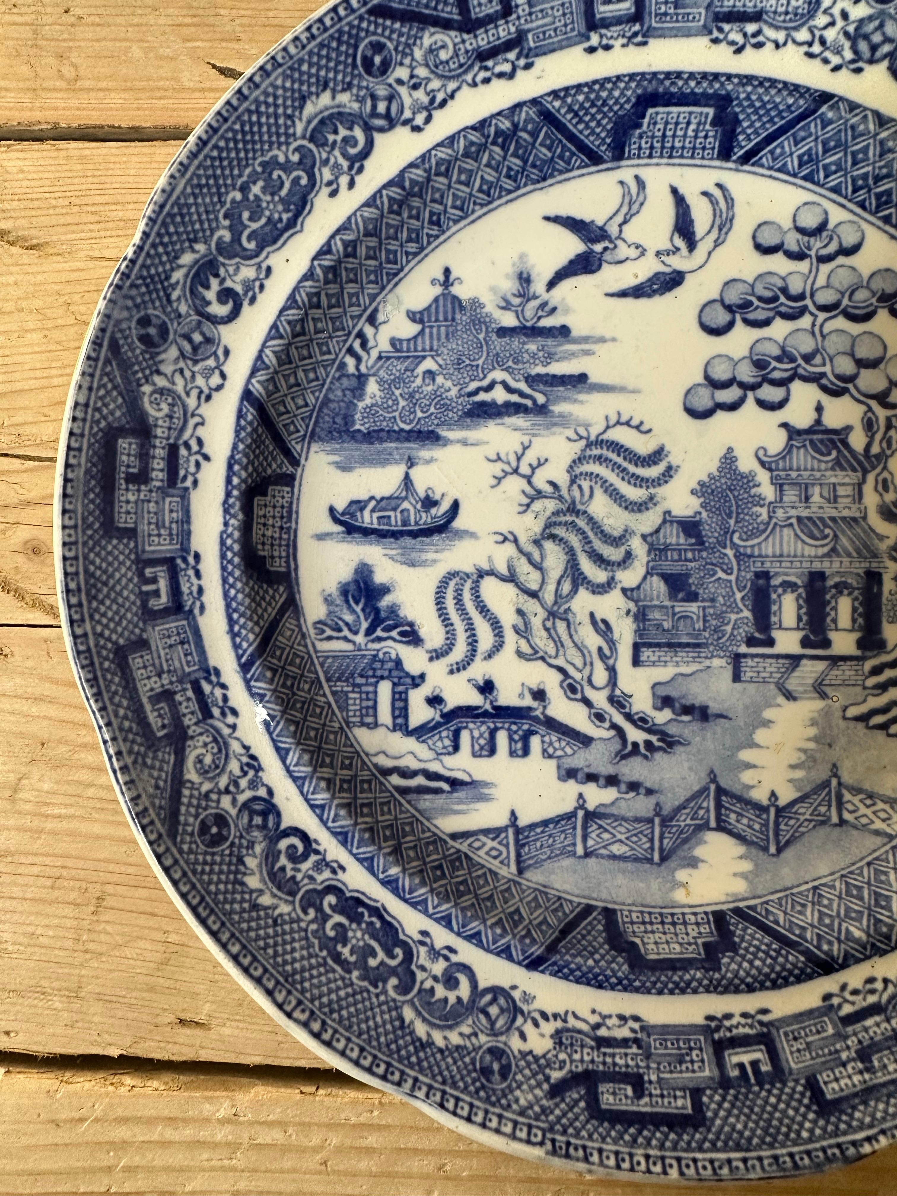 Ancienne assiette de Mason's Ironstone - motif de saule bleu, Circa 1820 Bon état - En vente à Worcester Park, GB