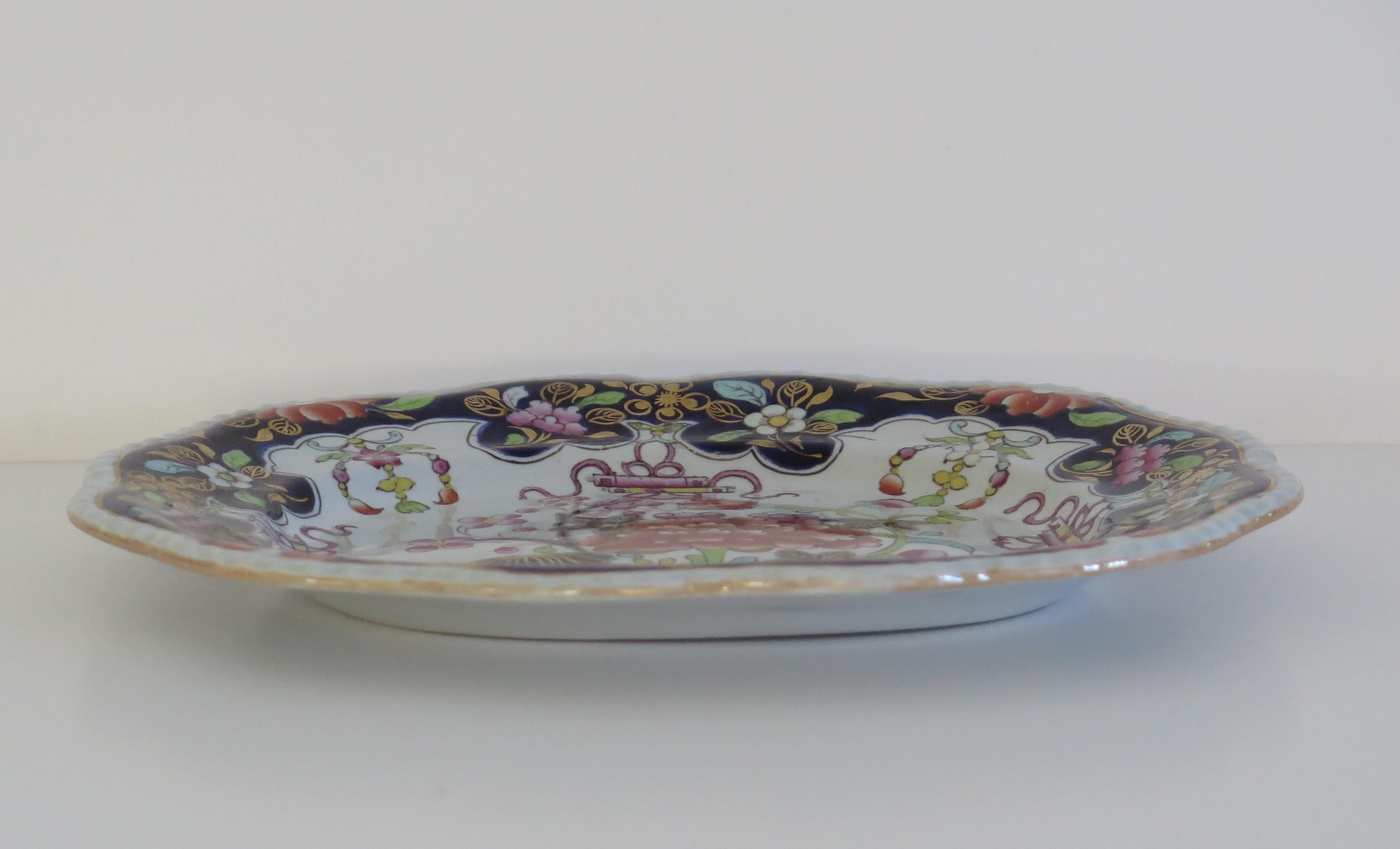 Antico piatto da portata Mason's Ironstone con motivo a volute e peonie rosse, circa 1835 in vendita 3