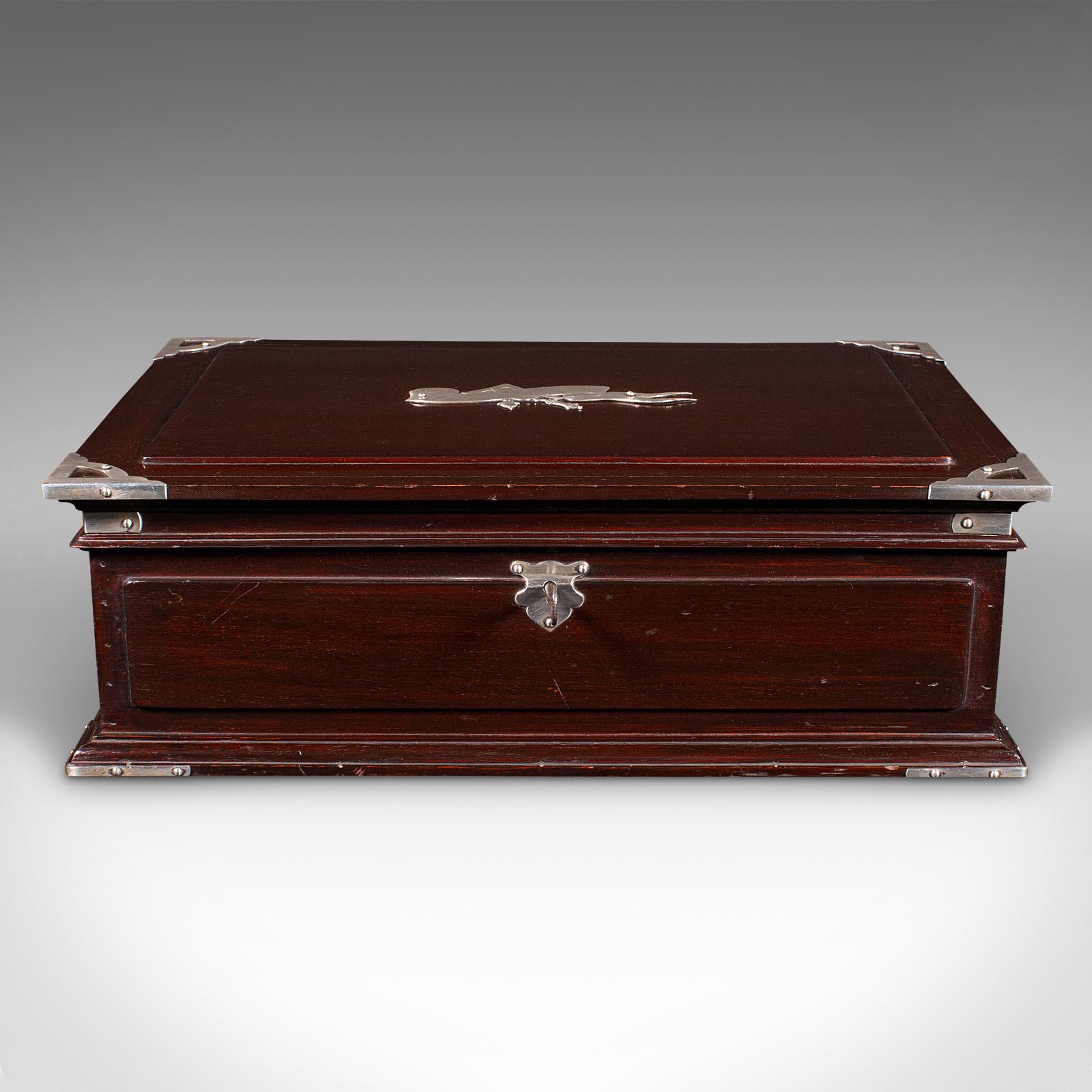 Antigua caja de jubilación de maestro artesano, inglesa, caja de recuerdos, victoriana Victoriano tardío en venta