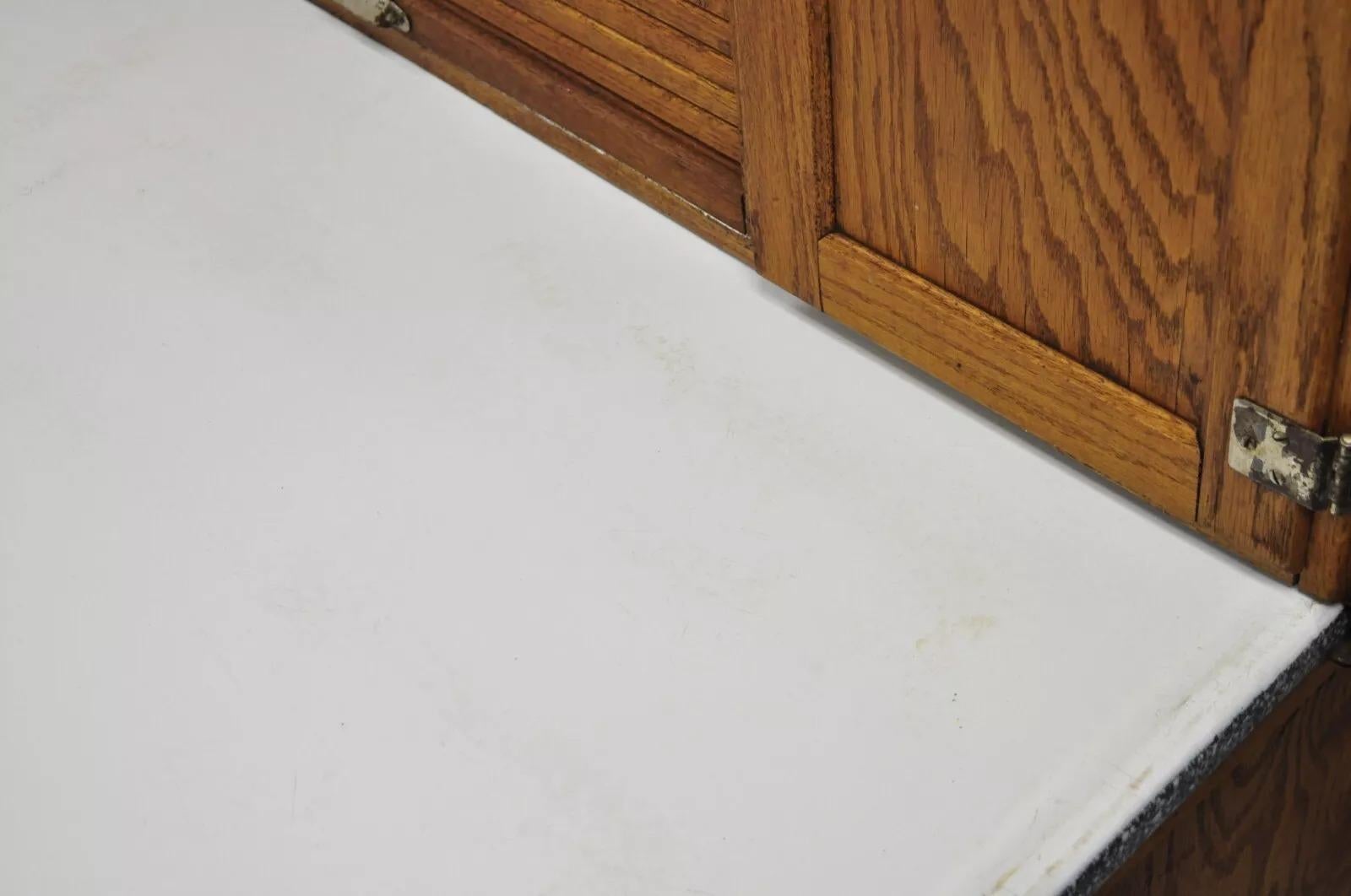 Armoire de cuisine antique Mastercraft en chêne, porcelaine, émail et Hoosier en vente 4