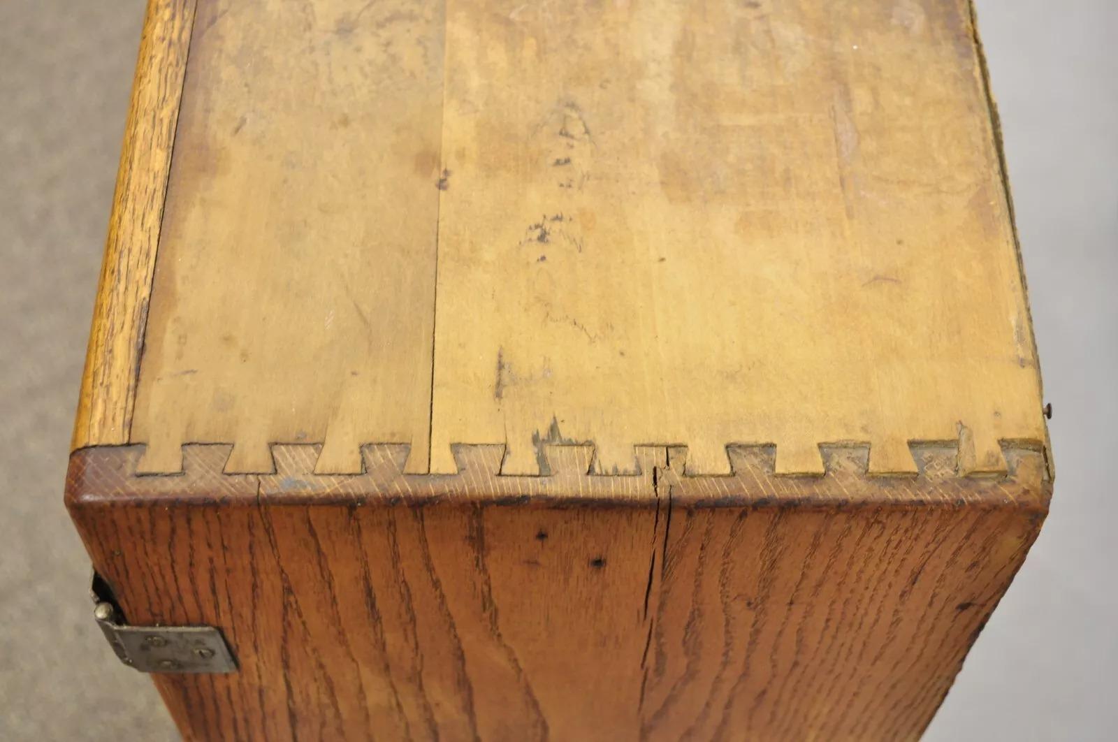 Armoire de cuisine antique Mastercraft en chêne, porcelaine, émail et Hoosier en vente 6
