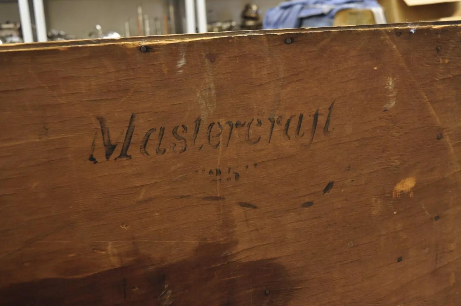 Armoire de cuisine antique Mastercraft en chêne, porcelaine, émail et Hoosier Bon état - En vente à Philadelphia, PA