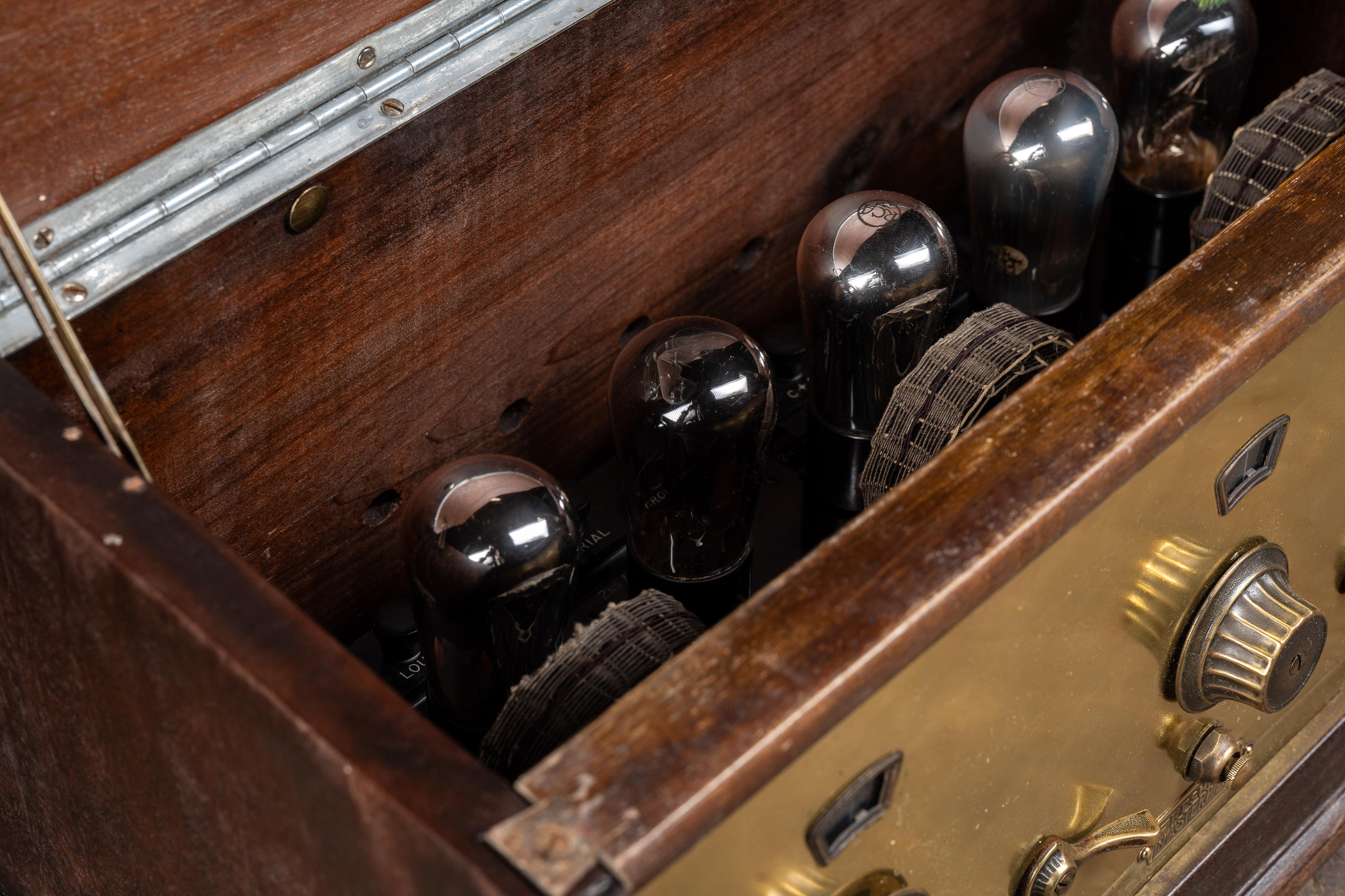 Radio de table antique 