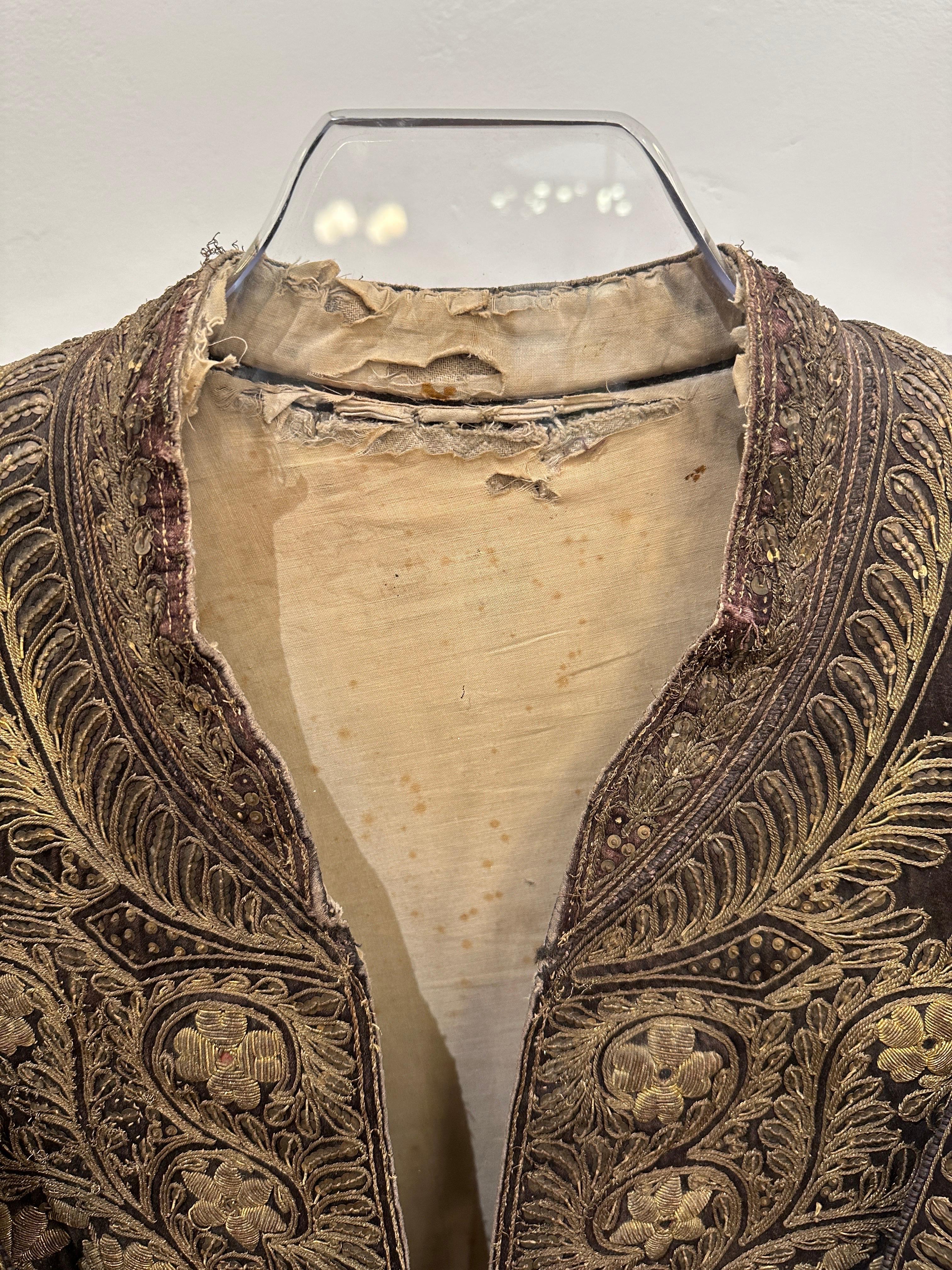 Veste de matador ou de torero ancienne dans une boîte en acrylique personnalisée, vers les années 1850 en vente 14