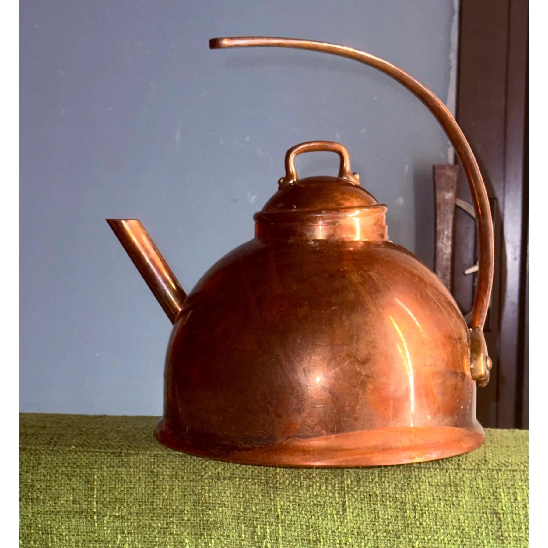 Mauviel Copper Kettle from the TABLE collection, 3.2-Qt

Antique Mauviel France Copper Tea Kettle. 3.2 quarts

Renew the pleasure of tea with this kettle with the elegance of the past. Modernity has no code with Mauviel1830. The TABLE Collection by
