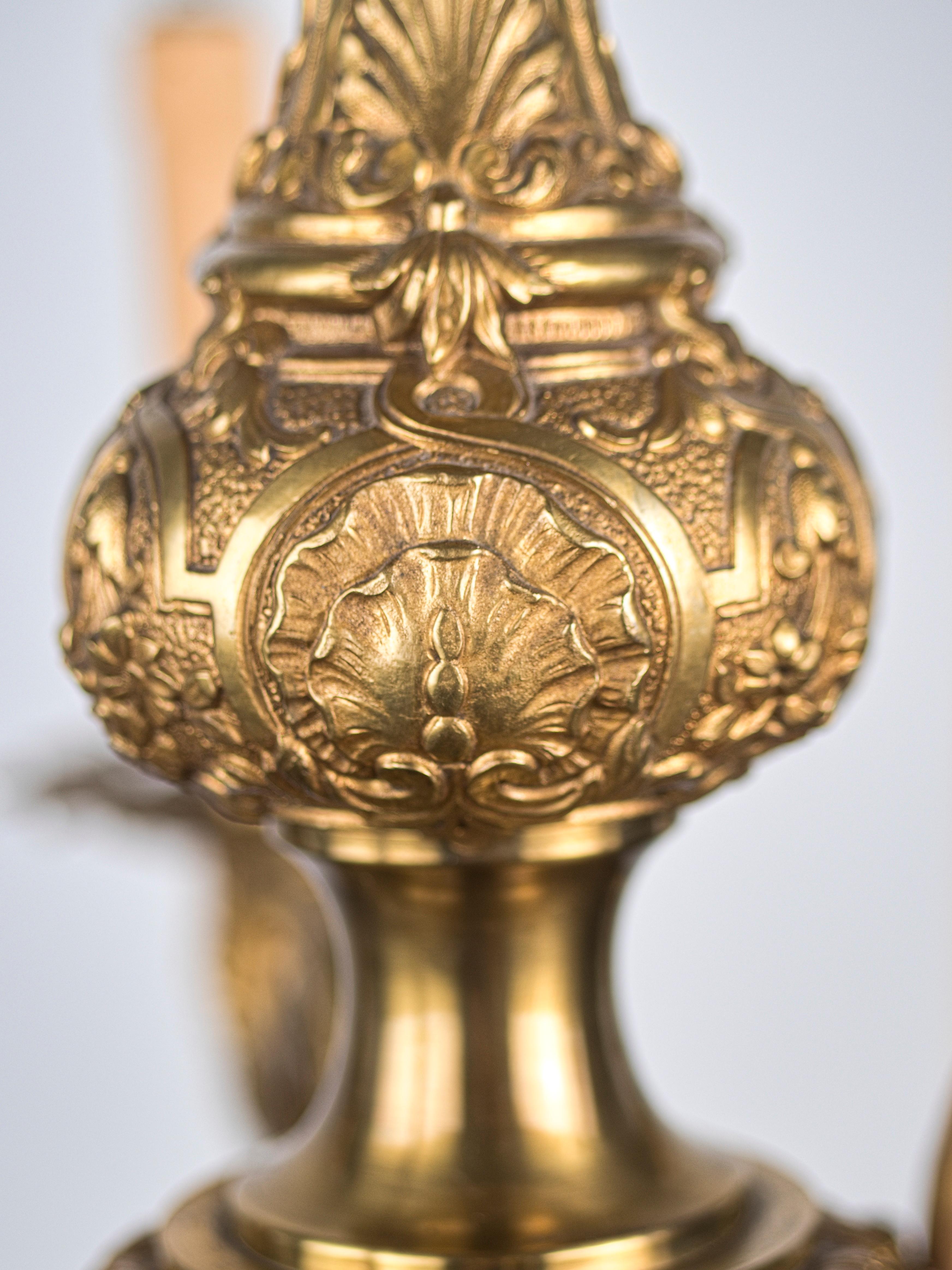 Antiker Mazarin-Kronleuchter. Vergoldete Bronze im Angebot 1