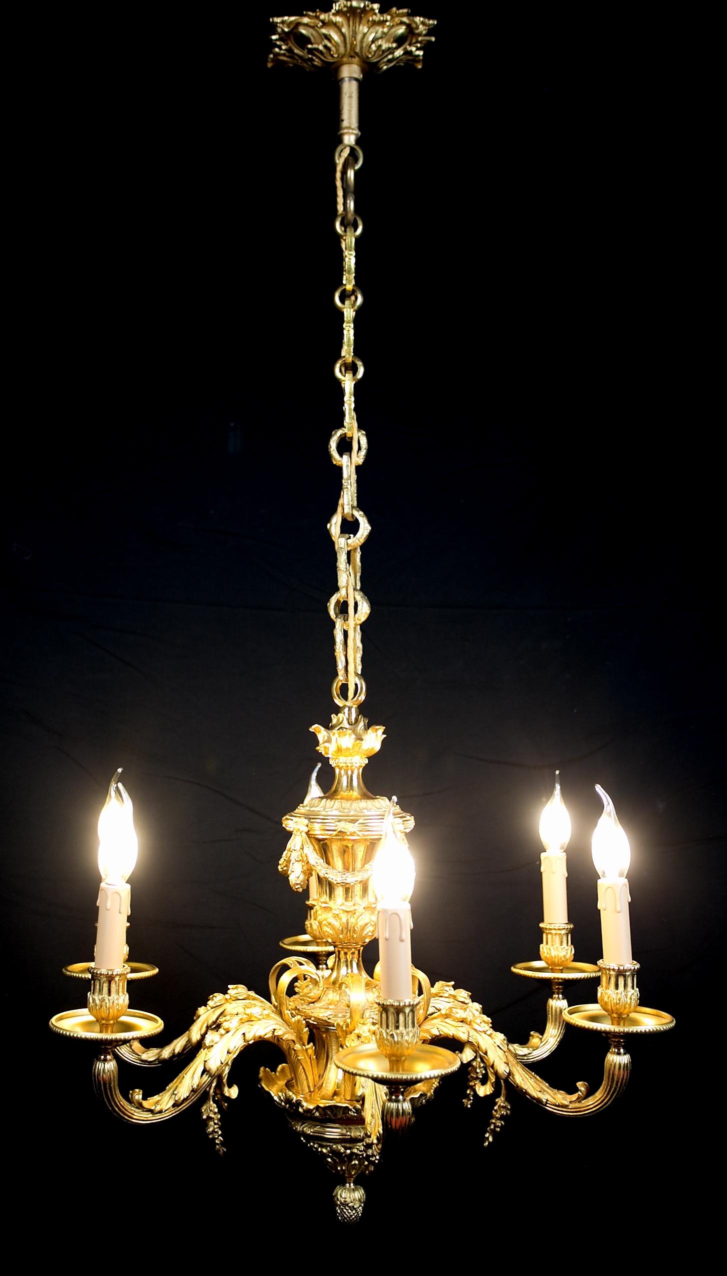 Antiker Mazarin-Kronleuchter aus vergoldeter Bronze im Angebot 1