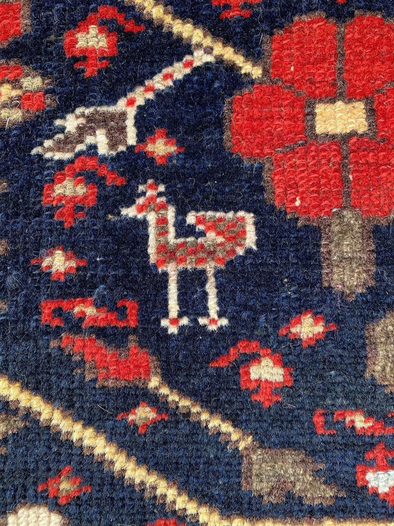 Antiker Mazlagan-Teppich 1,87m x 1,41m im Angebot 6