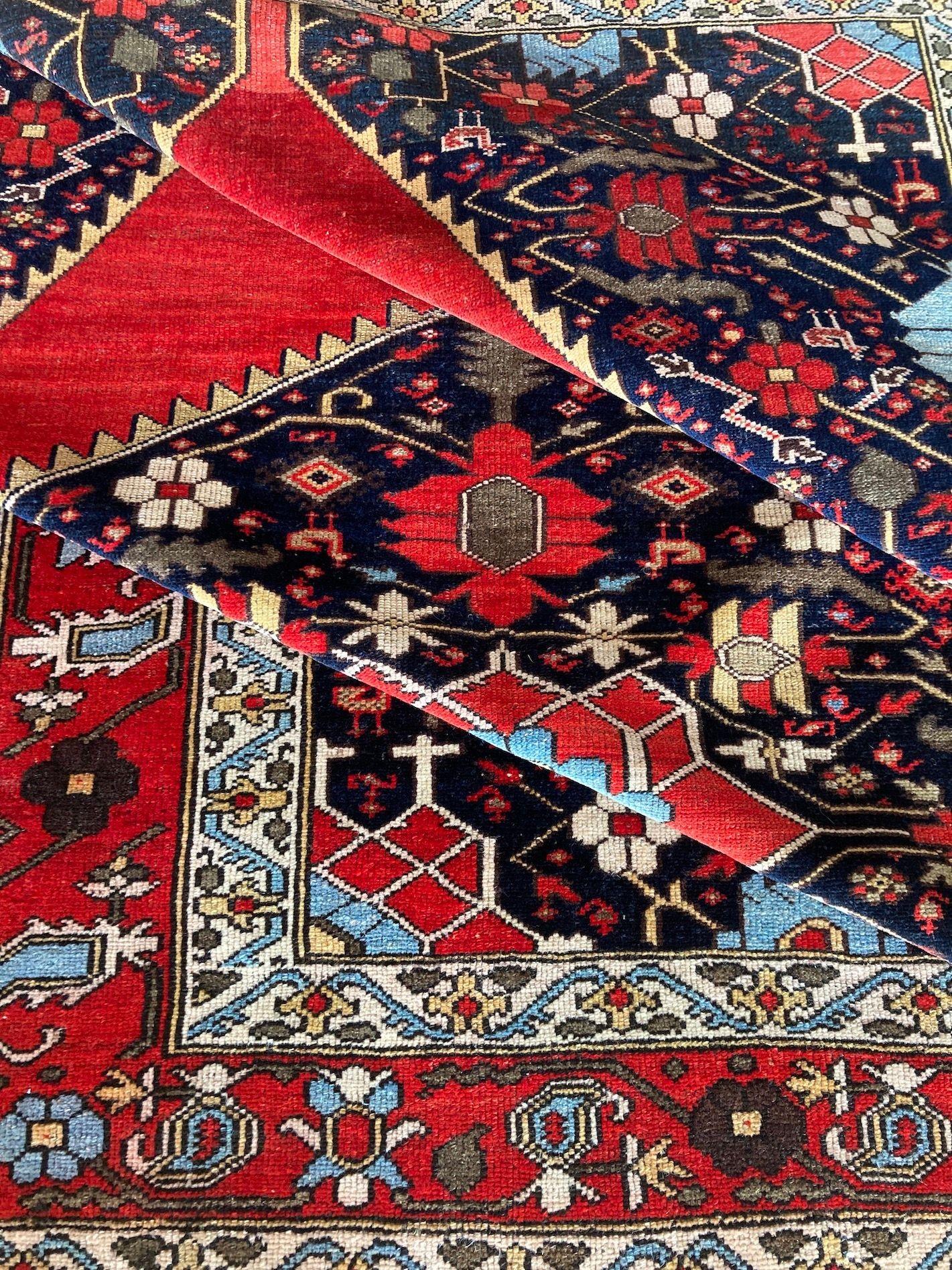 Antiker Mazlagan-Teppich 1,87m x 1,41m im Angebot 11