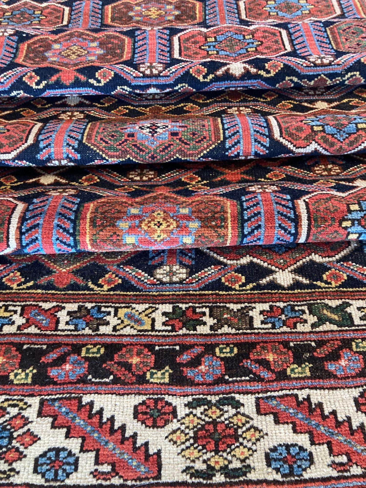 Antiker Mazlagan-Teppich im Angebot 9