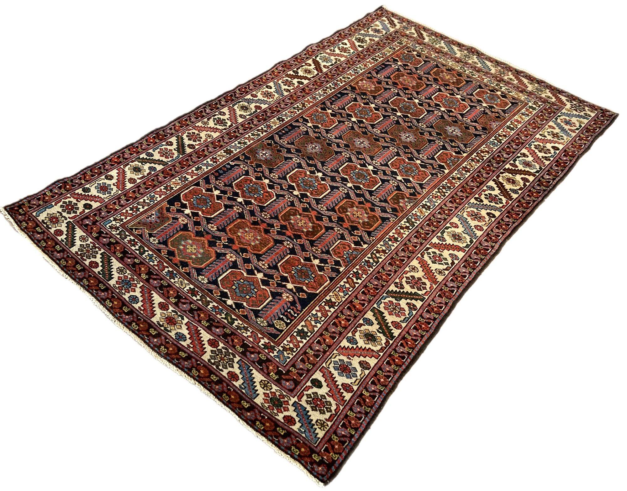 Antique Mazlagan Rug In Good Condition For Sale In St. Albans, GB