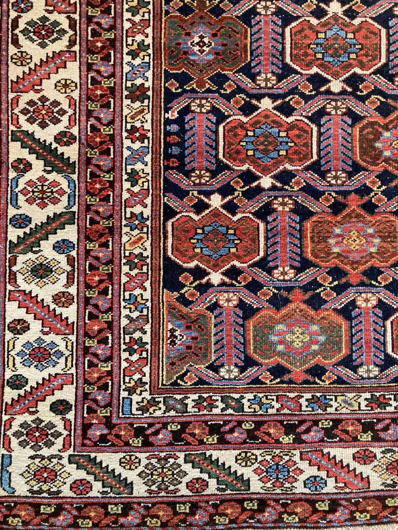 Antiker Mazlagan-Teppich (Wolle) im Angebot