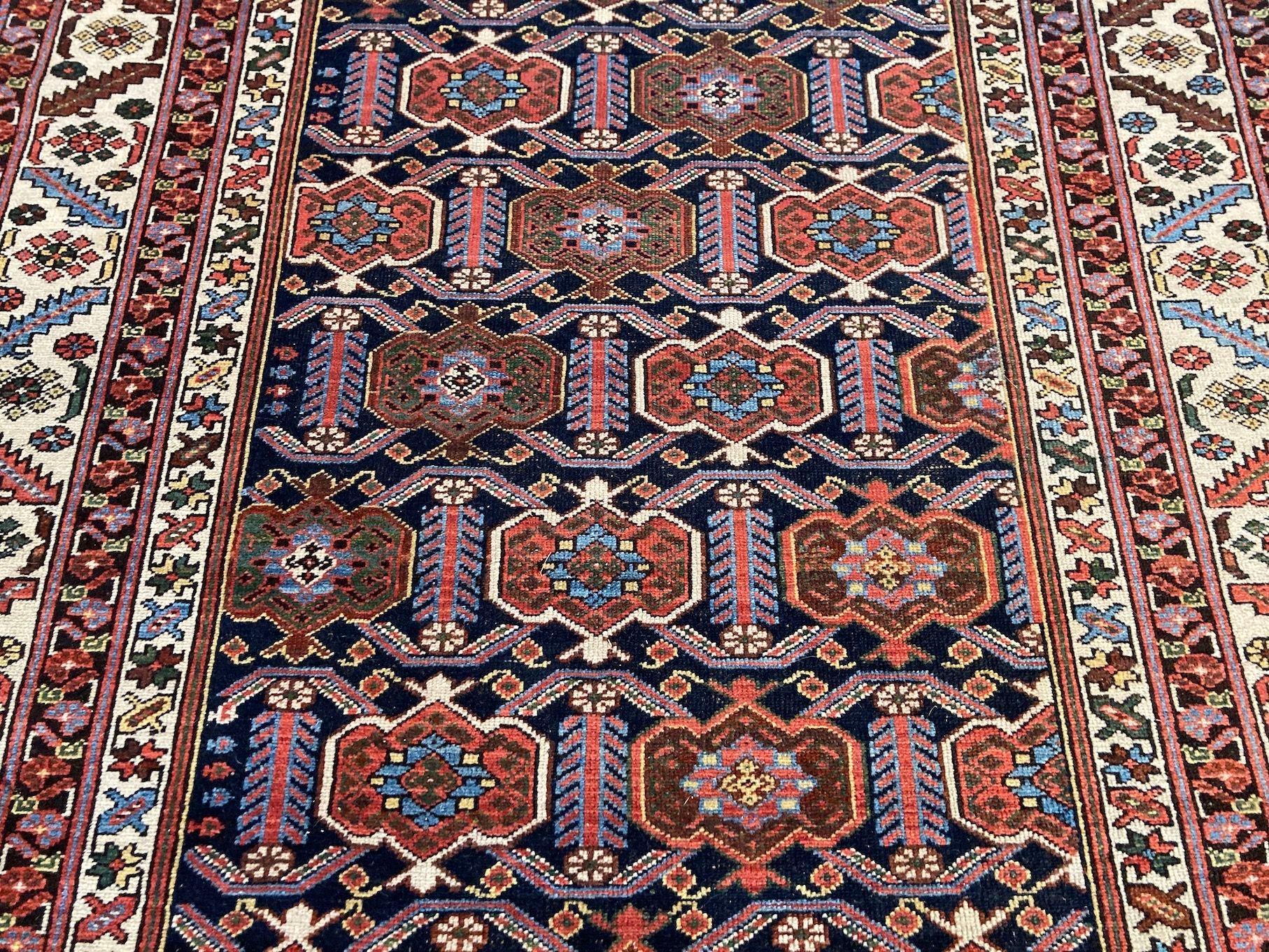 Antiker Mazlagan-Teppich im Angebot 1