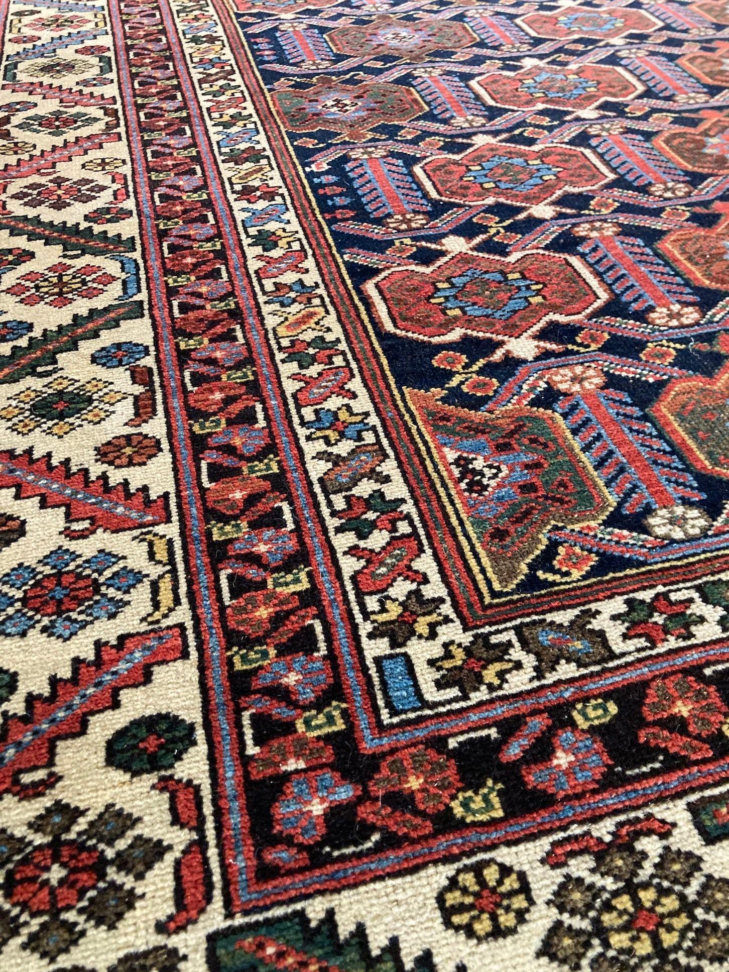 Antiker Mazlagan-Teppich im Angebot 2