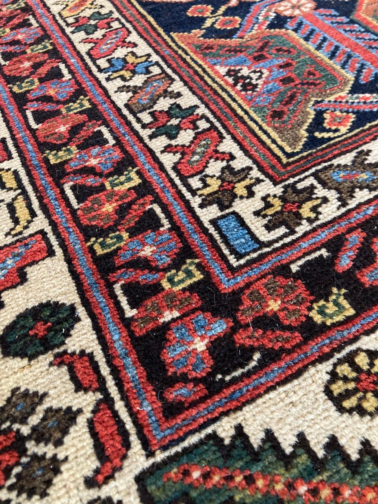 Antiker Mazlagan-Teppich im Angebot 3