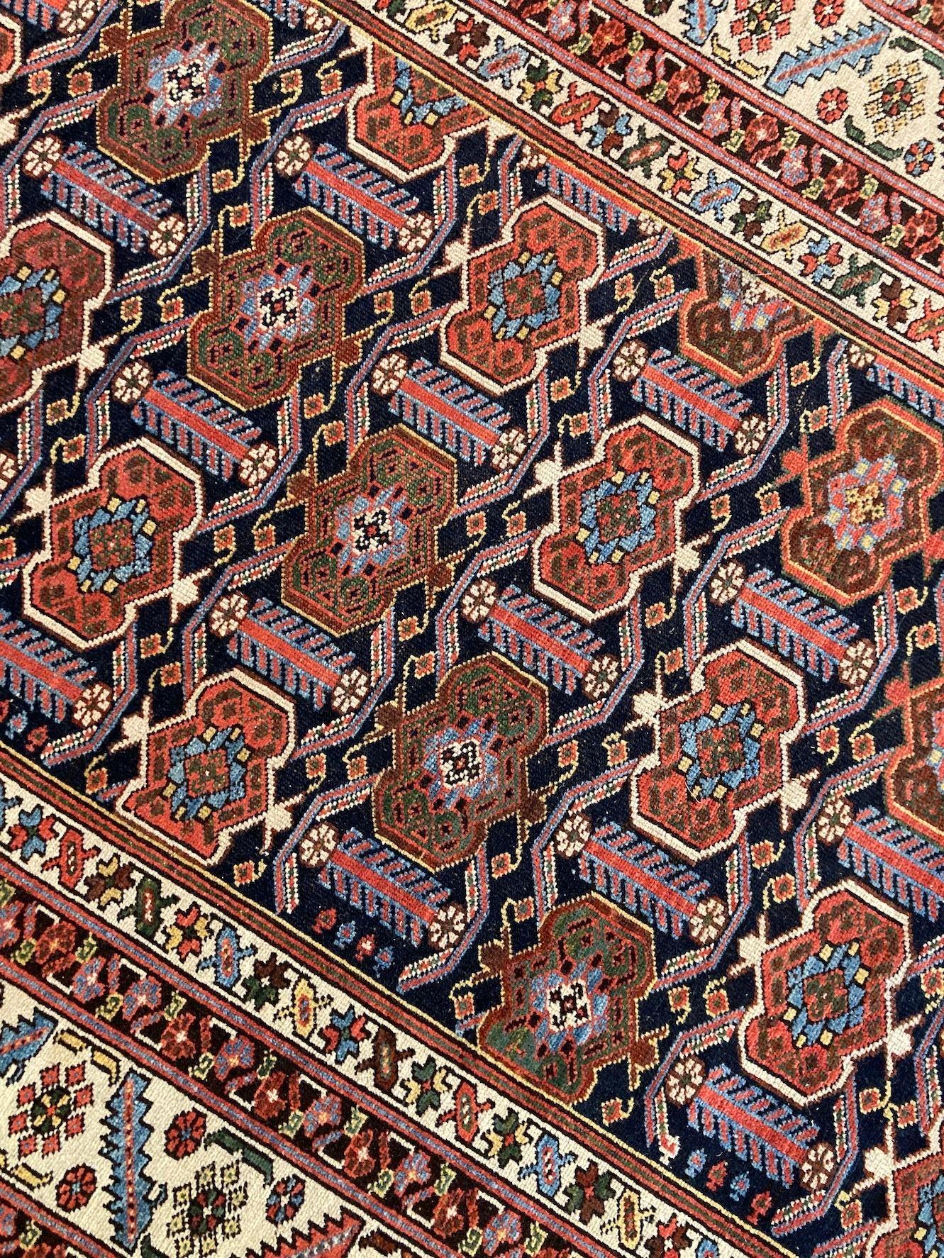 Antiker Mazlagan-Teppich im Angebot 4
