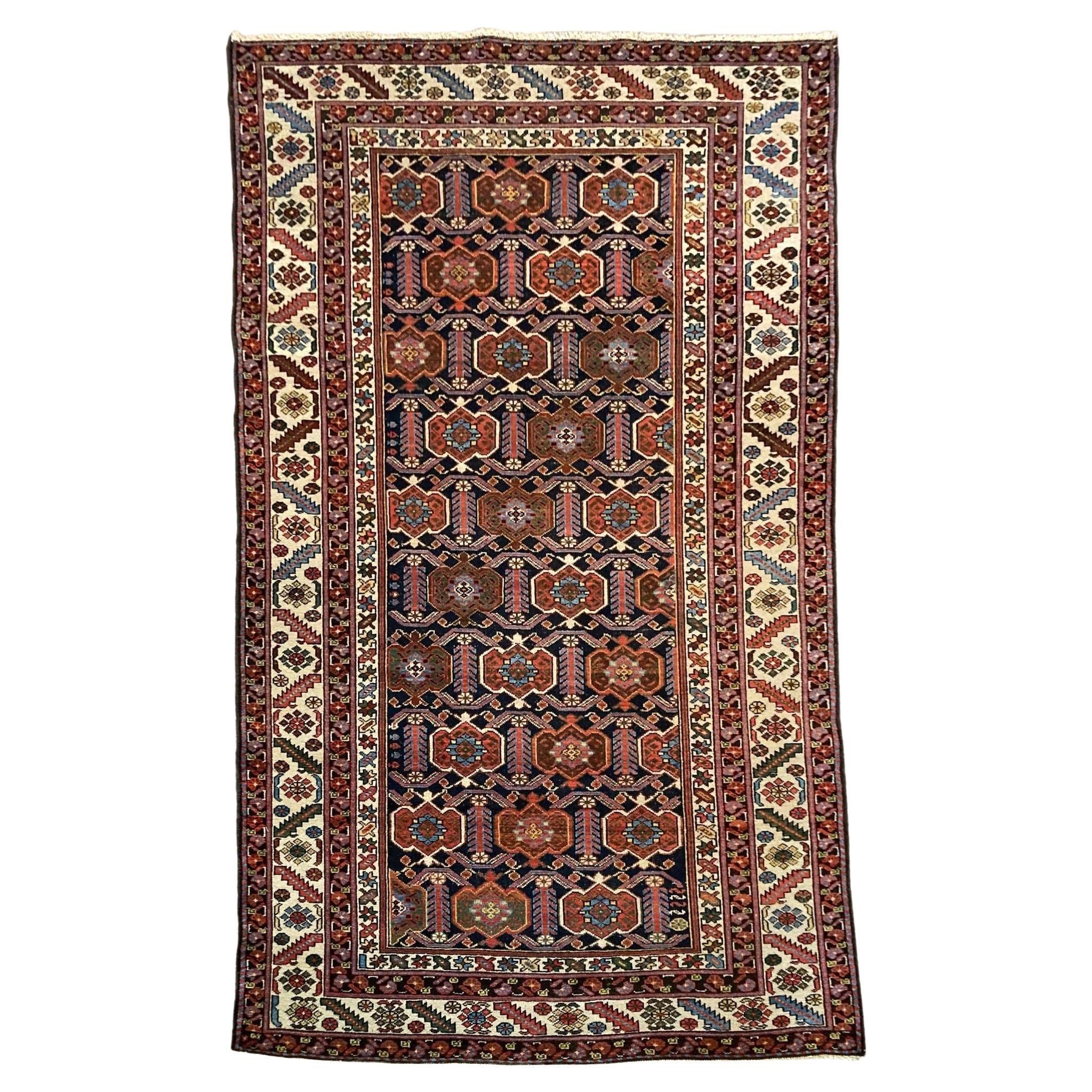 Antiker Mazlagan-Teppich im Angebot