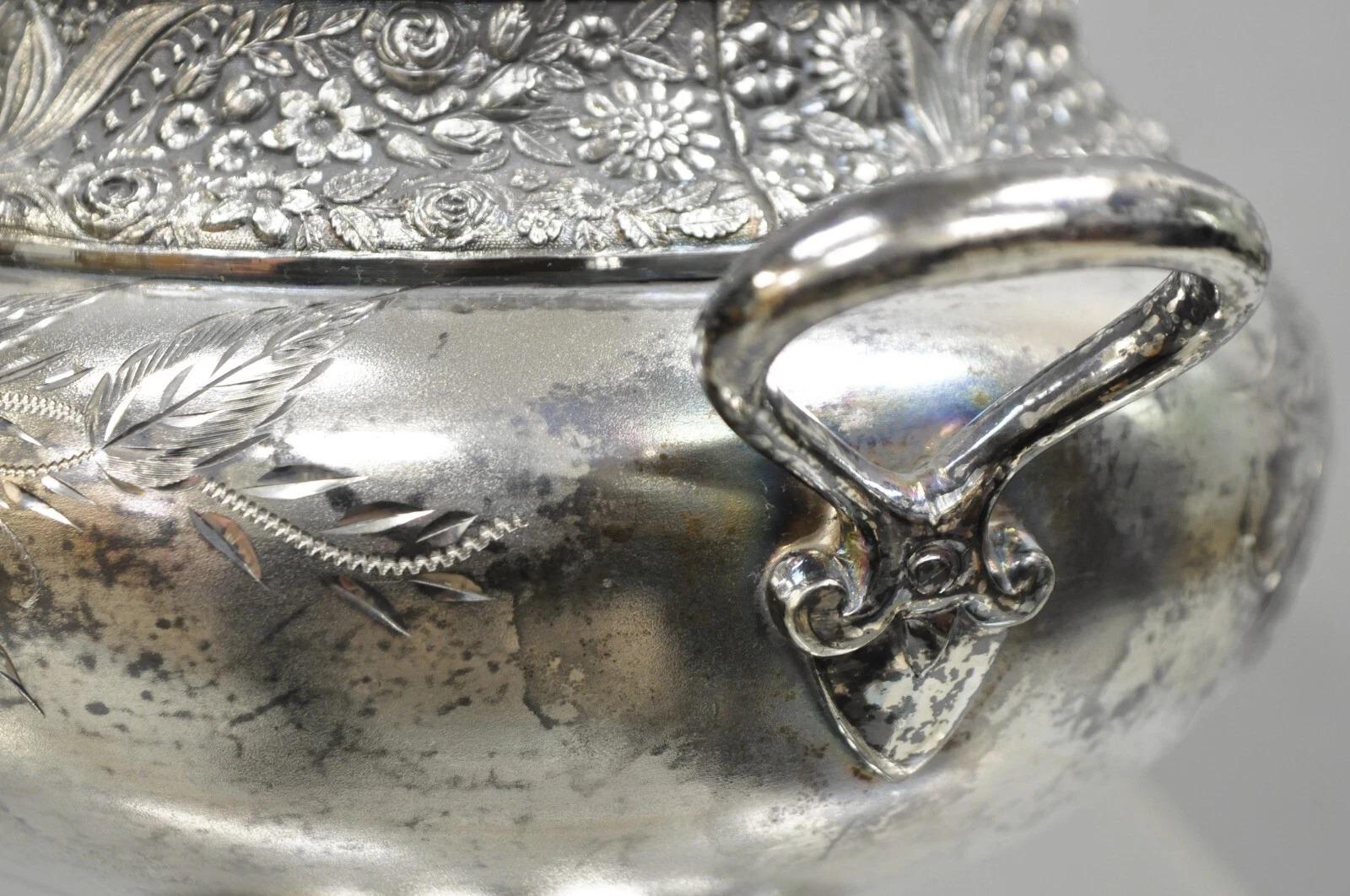 Antigua sopera Mead & Robbins Victorian Silver Plated Floral Repousse Fancy Soup Tureen en venta 1