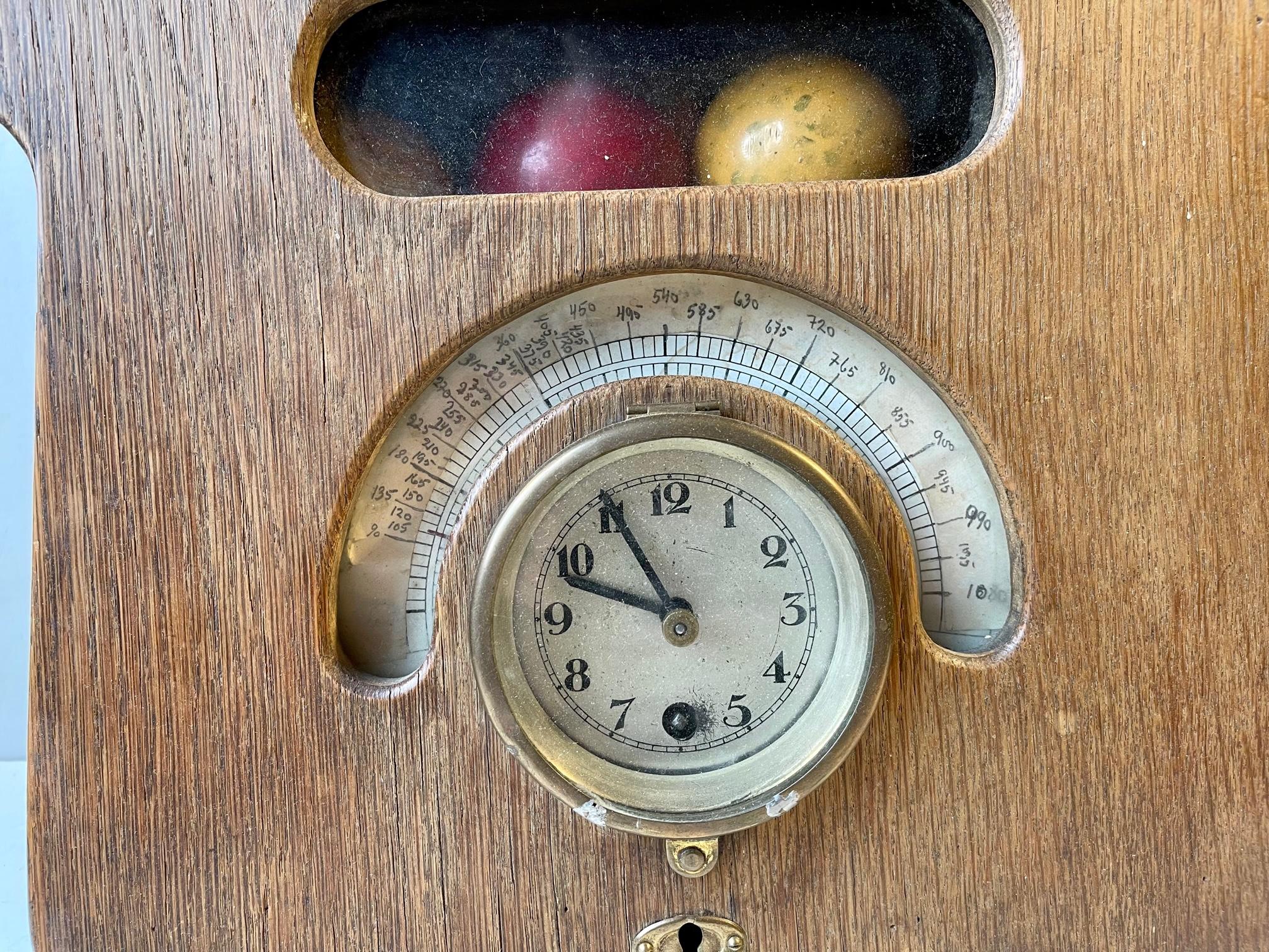 Antike mechanische Billiard-Uhr aus Eiche mit Timer von P. O. Pedersen Kopenhagen (Europäisch) im Angebot