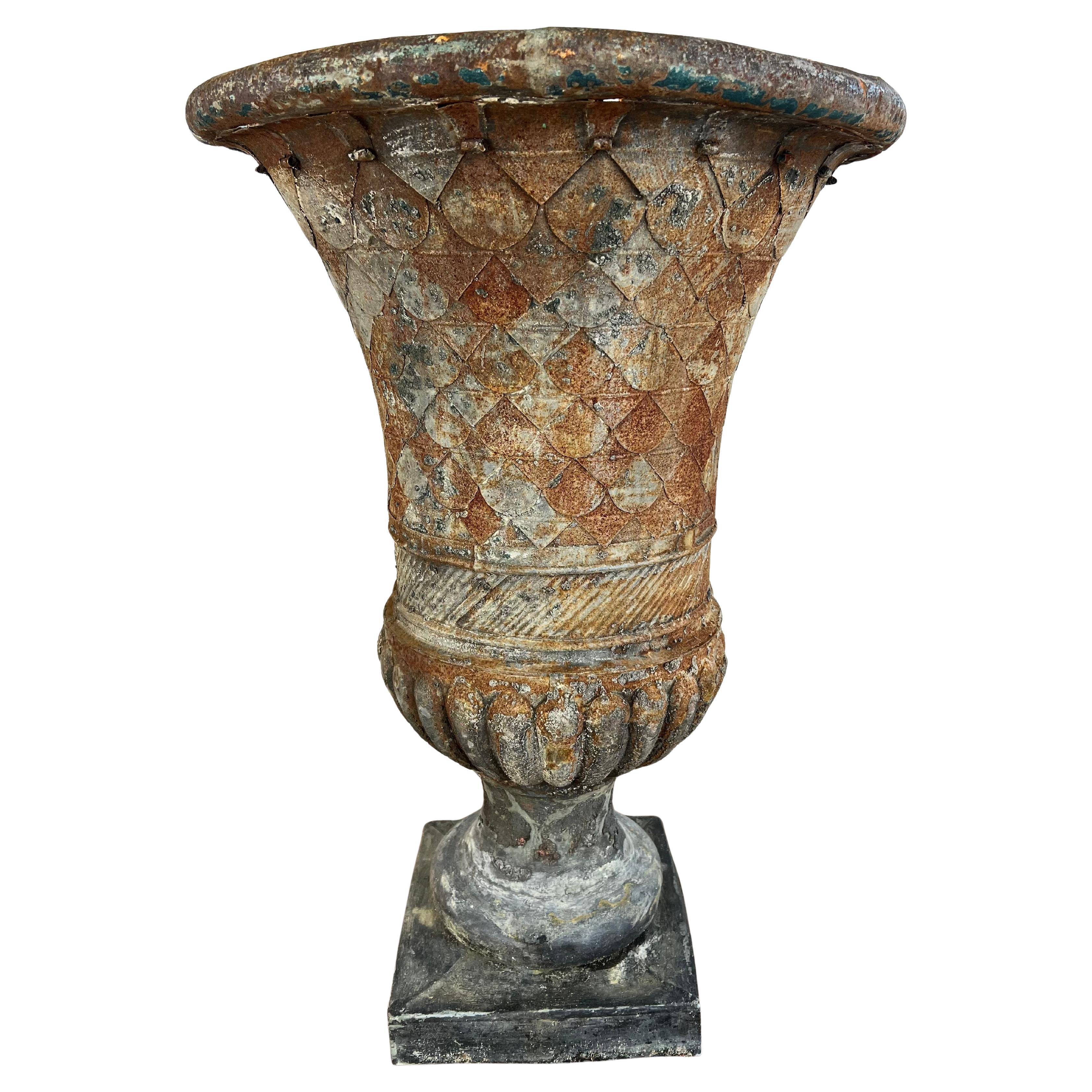 Vase ancien en tôle patinée en forme de Médicis - 19ème siècle en vente