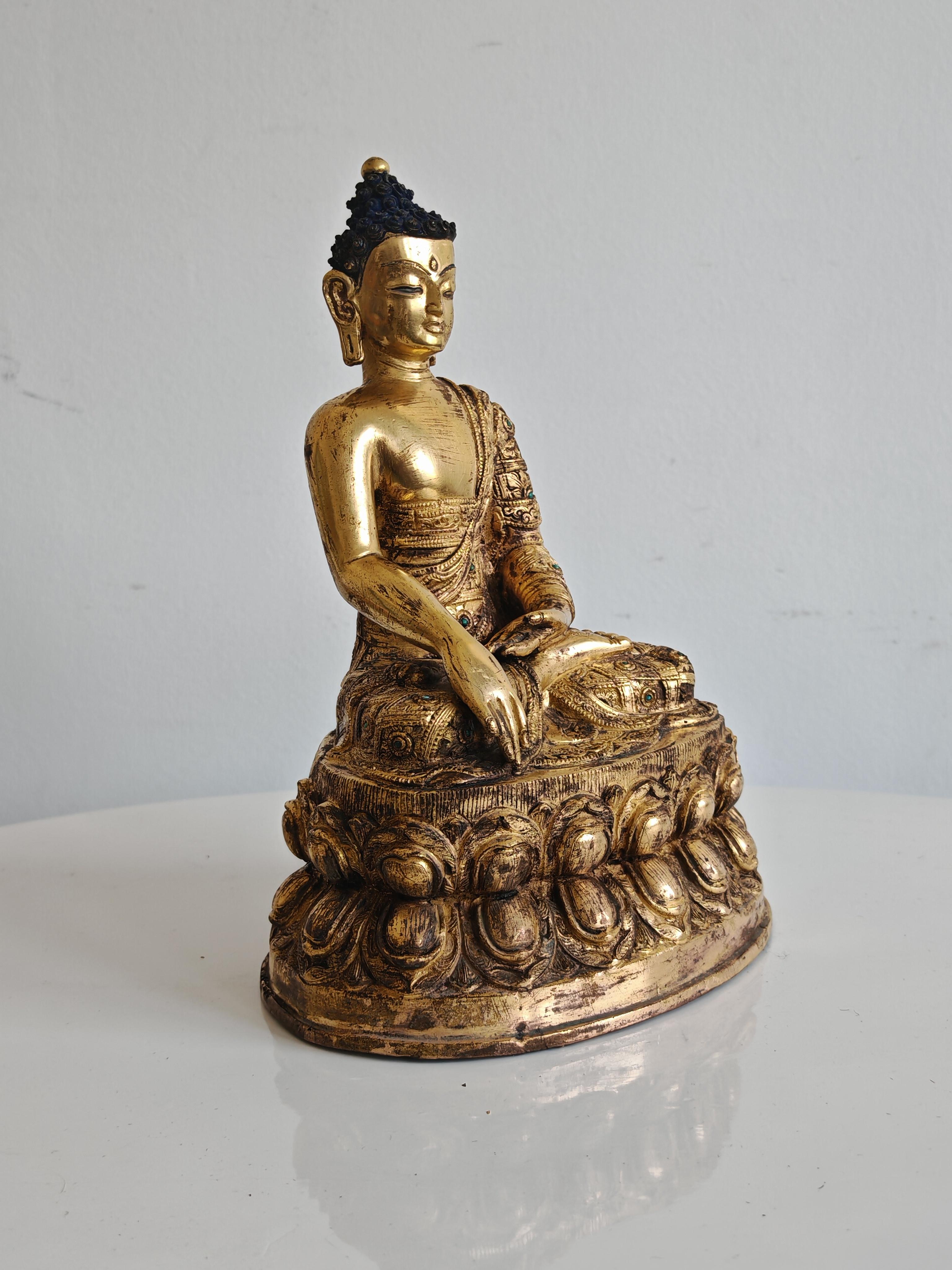 Bouddahin médicinal ancien en bronze doré, Chine, 19e siècle en vente 5