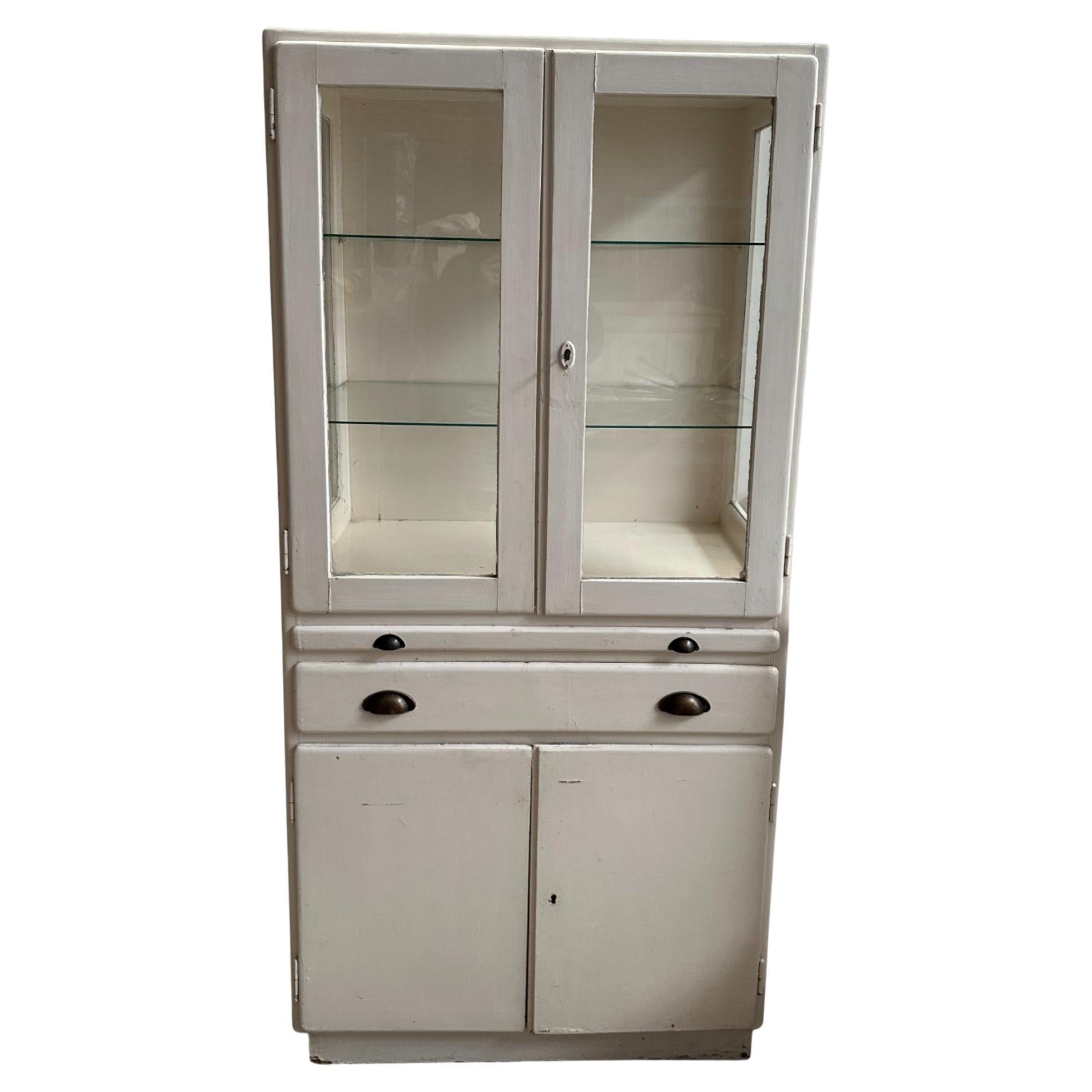 Cabinet de médecine antique
