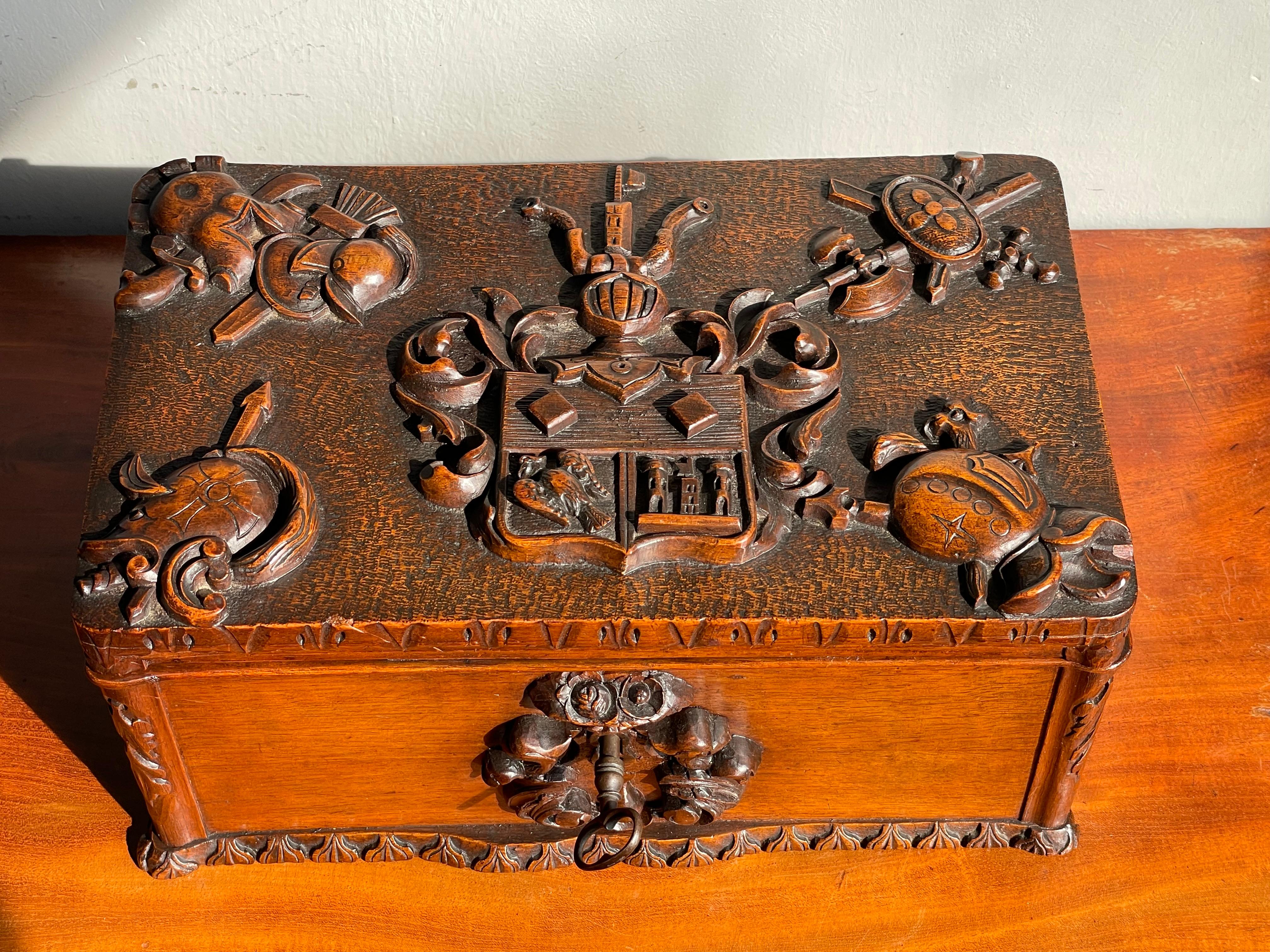 Antique Medieval Style Carved Nutwood Box w. Heraldic Coat of Arms Knight Armour For Sale 10