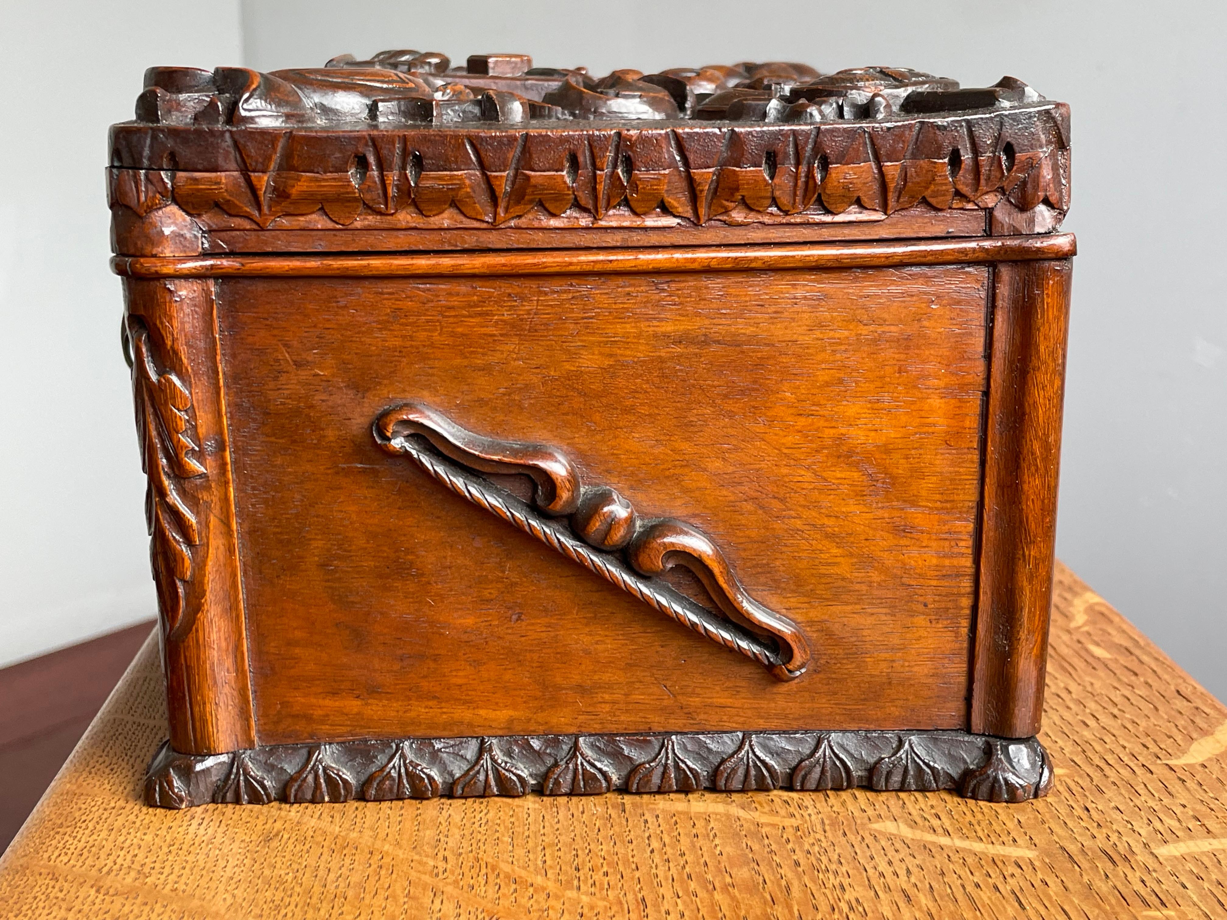 Antique Medieval Style Carved Nutwood Box w. Heraldic Coat of Arms Knight Armour For Sale 4