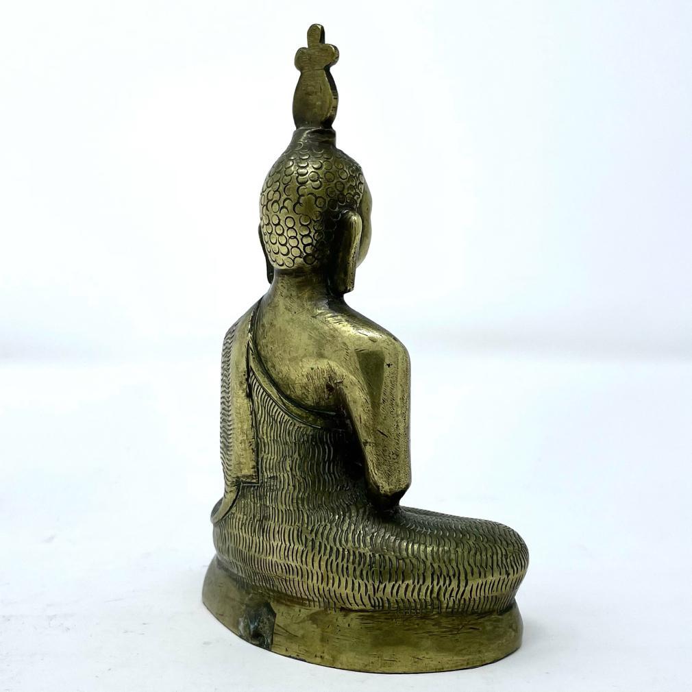 Antique Meditation Buddha, Sri Lanka, early 20th century. In Good Condition For Sale In Point Richmond, CA