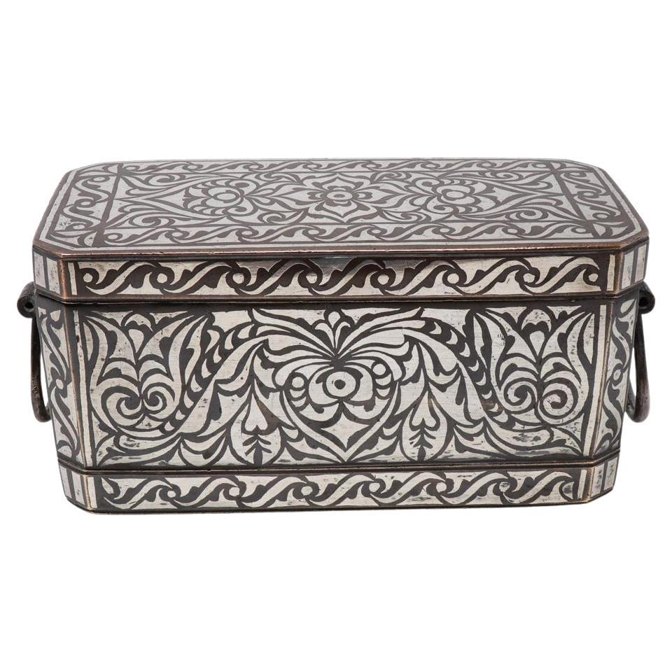 Antica scatola media di noci di Betel, Maranao, Filippine meridionali (Mindanao)