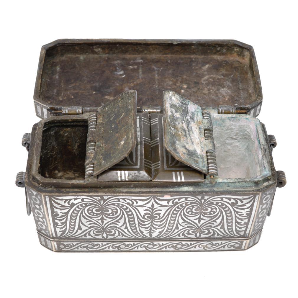 Antique Medium Maranao Betel Nut Box, Southern Philippines (Mindanao) en venta 4