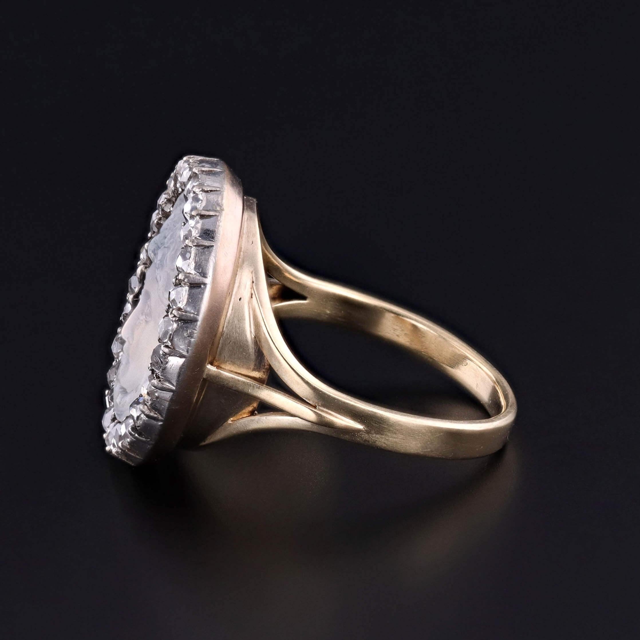 Anillo antiguo de oro de 14k con camafeo de piedra lunar Medusa Victoriano en venta