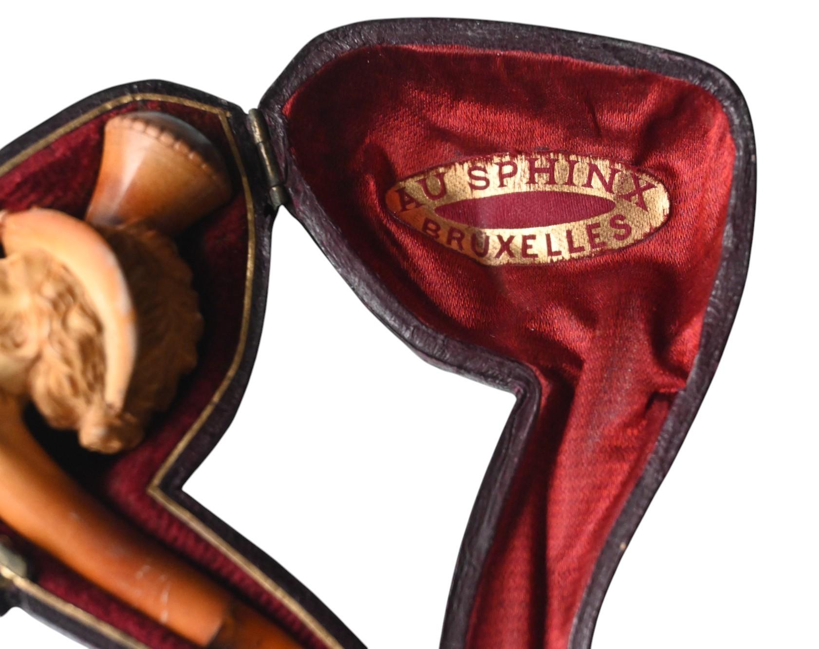 Romantique Ancienne pipe en écume de mer et ambre dans son boîtier d'origine, 19ème siècle en vente