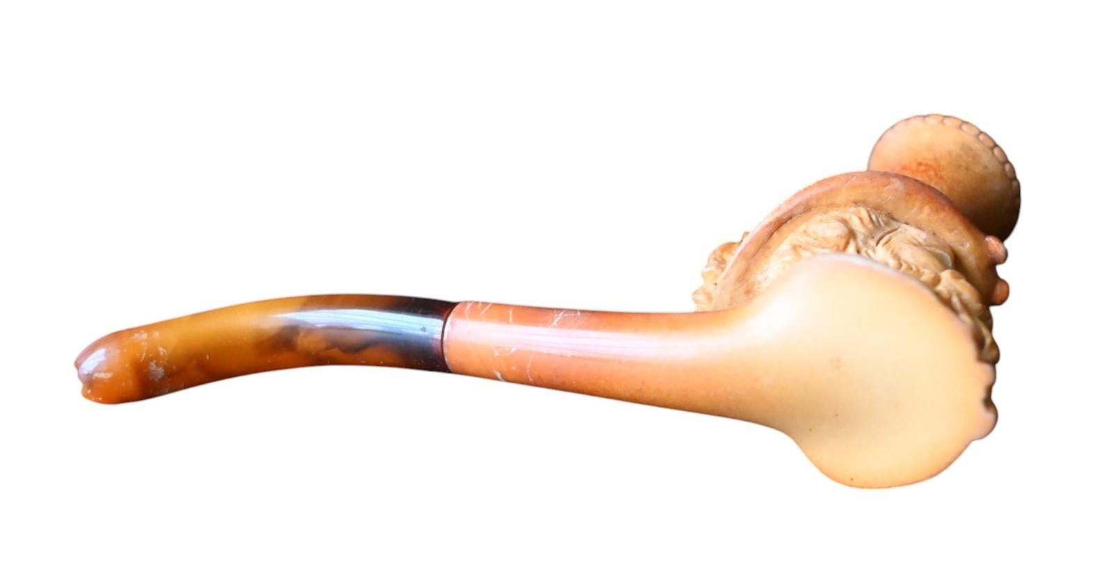Ancienne pipe en écume de mer et ambre dans son boîtier d'origine, 19ème siècle en vente 1