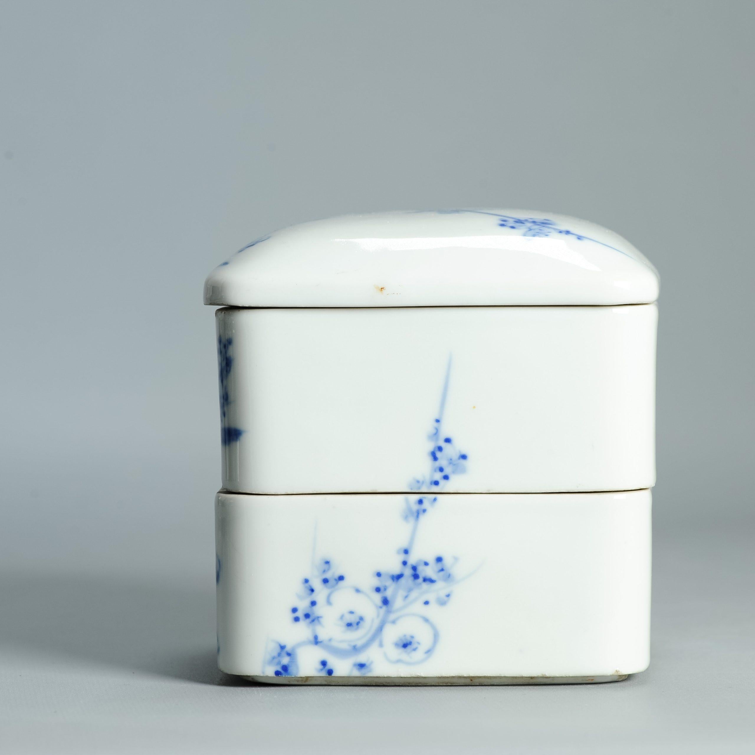 Descripción
Una bonita pieza de Jubako

Condición
Perfecto. 13x12,5x12,5cm

Periodo
Siglo XIX Periodo Meiji (1867-1912)