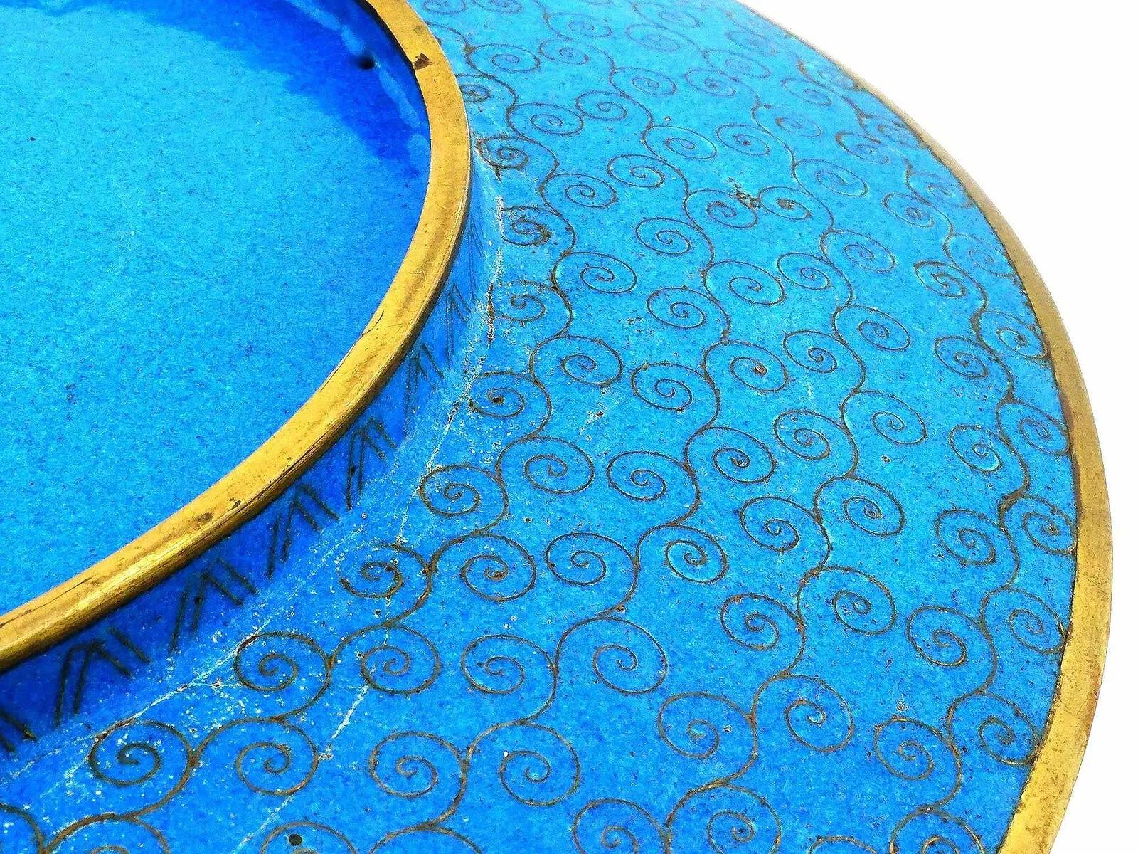 Ancienne assiette japonaise Meiji en émail cloisonné avec éventail, scène de jour et de nuit en vente 1