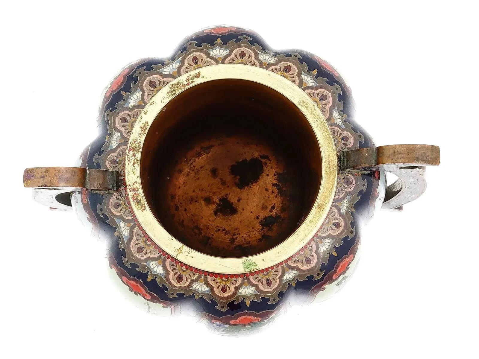Antiguo tarro japonés Meiji con asa de esmalte cloisonné atribuido a OTA KICHISABURO Japonés en venta
