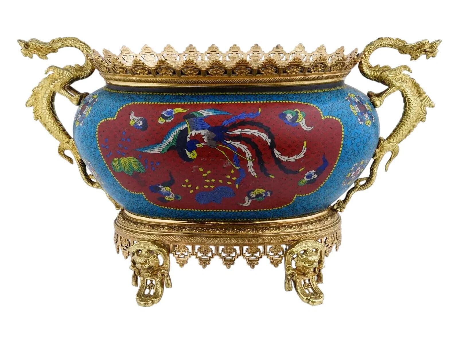 Cloisonné Antico giardino giapponese Meiji in smalto cloisonne con draghi in bronzo in vendita