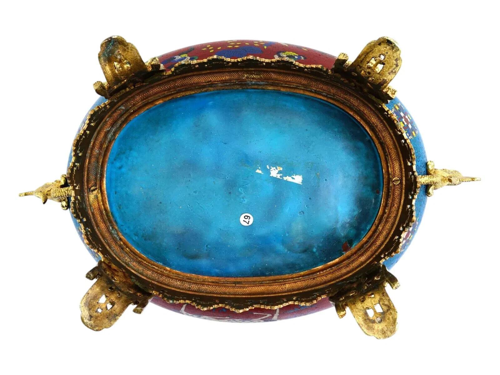Antico giardino giapponese Meiji in smalto cloisonne con draghi in bronzo In condizioni buone in vendita a New York, NY