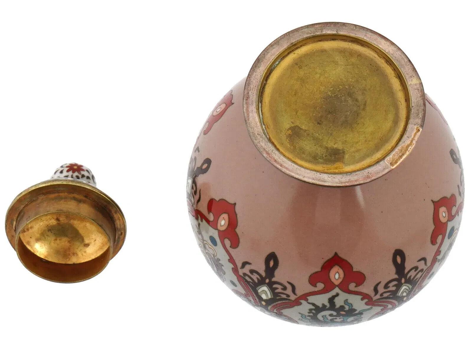 Antique Meiji Japanese Cloisonne Enamel Pink Jar With Dragons And Phoenix Birds In Good Condition For Sale In New York, NY