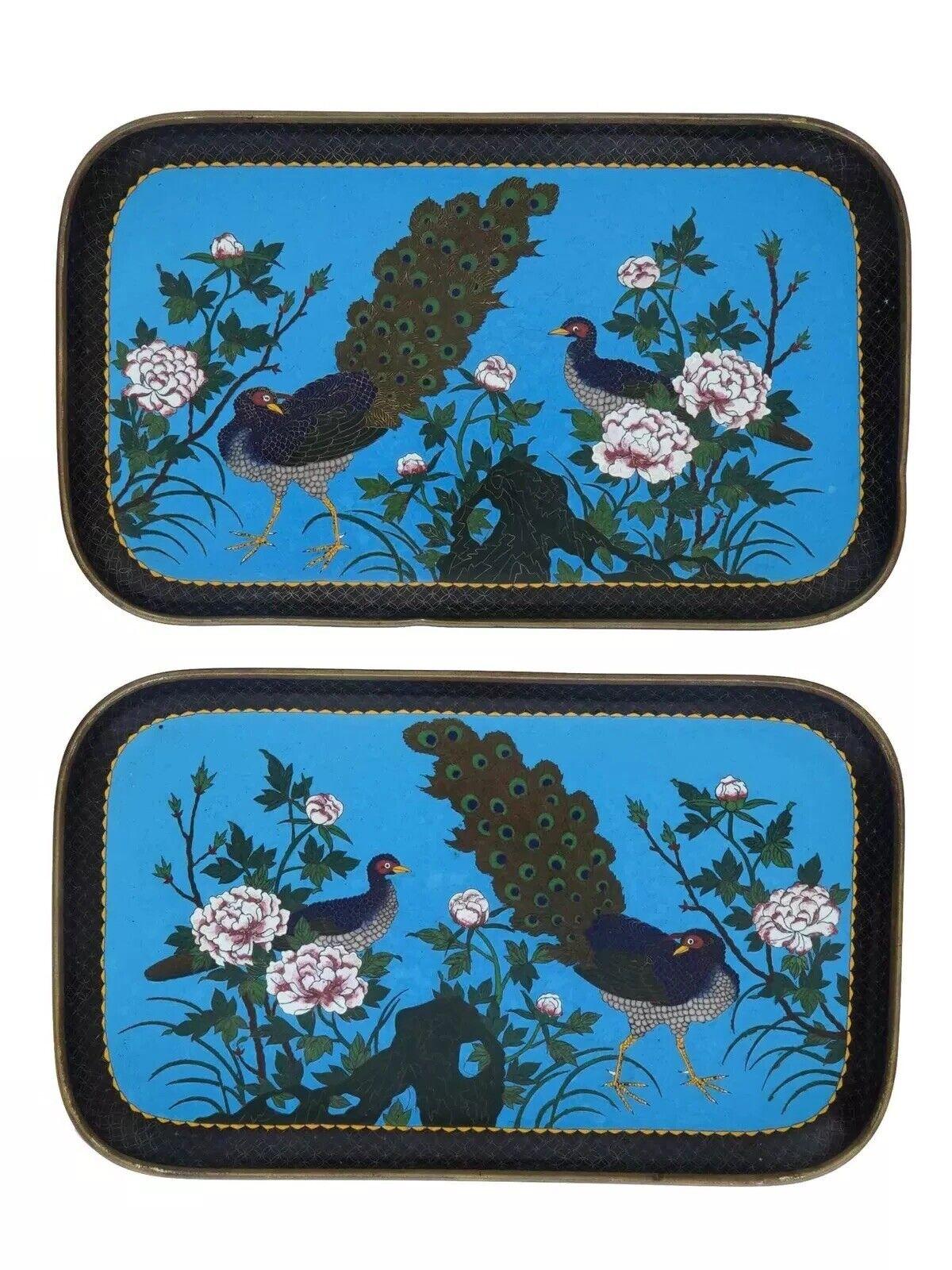 Antiguas bandejas japonesas Meiji de esmalte cloisonné con pavos reales Cloissoné en venta