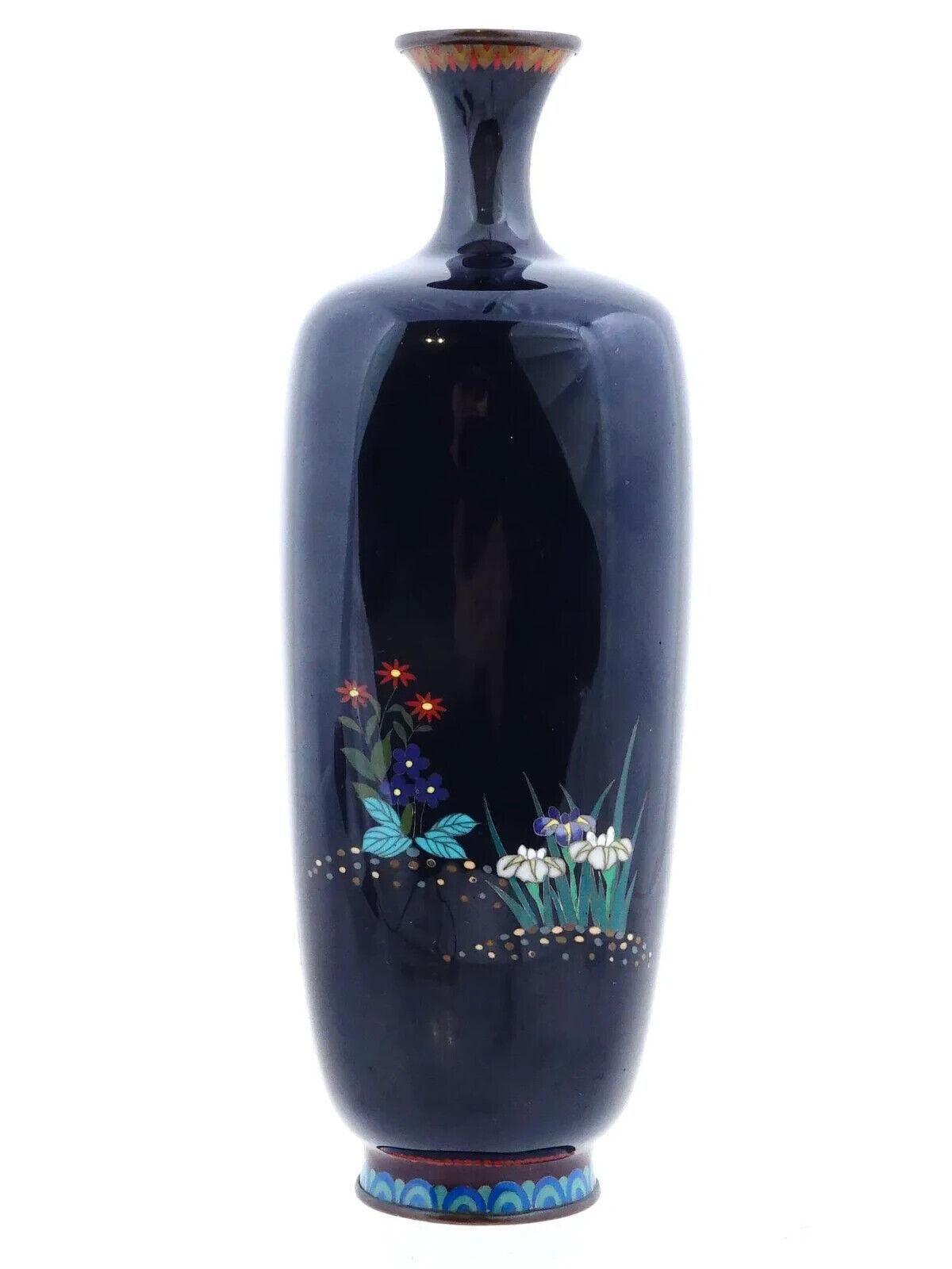 Giapponese Antico paravento giapponese Meiji con smalto cloisonne e filo d'argento firmato OTA in vendita