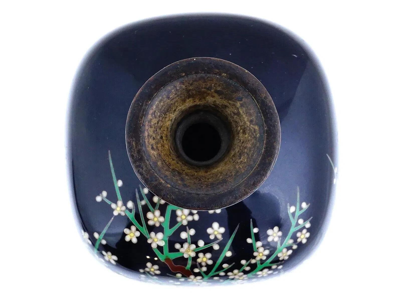 XIX secolo Antico paravento giapponese Meiji con smalto cloisonne e filo d'argento firmato OTA in vendita