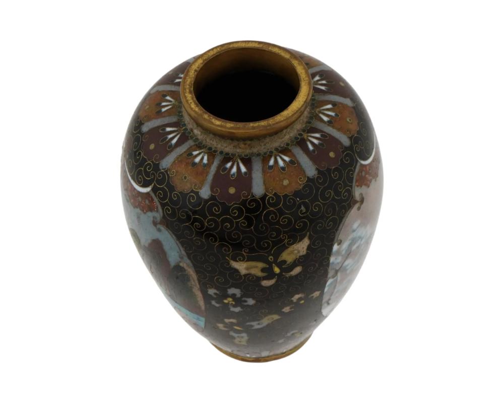 Antike japanische Meiji-Cloisonné-Emaille-Emaille-Vase mit Schneeszene, Wireless-Vase im Zustand „Gut“ im Angebot in New York, NY