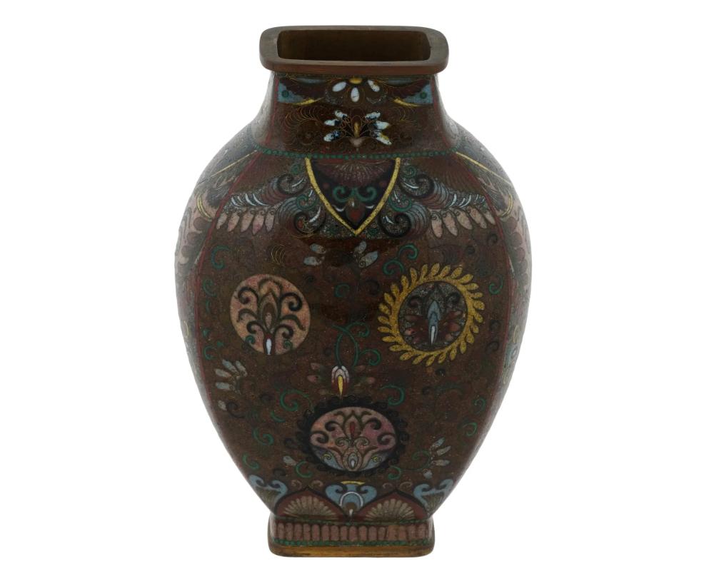 XIXe siècle Vase dragon japonais ancien en émail cloisonné et pierre d'or de style Meiji attribué à Hond en vente