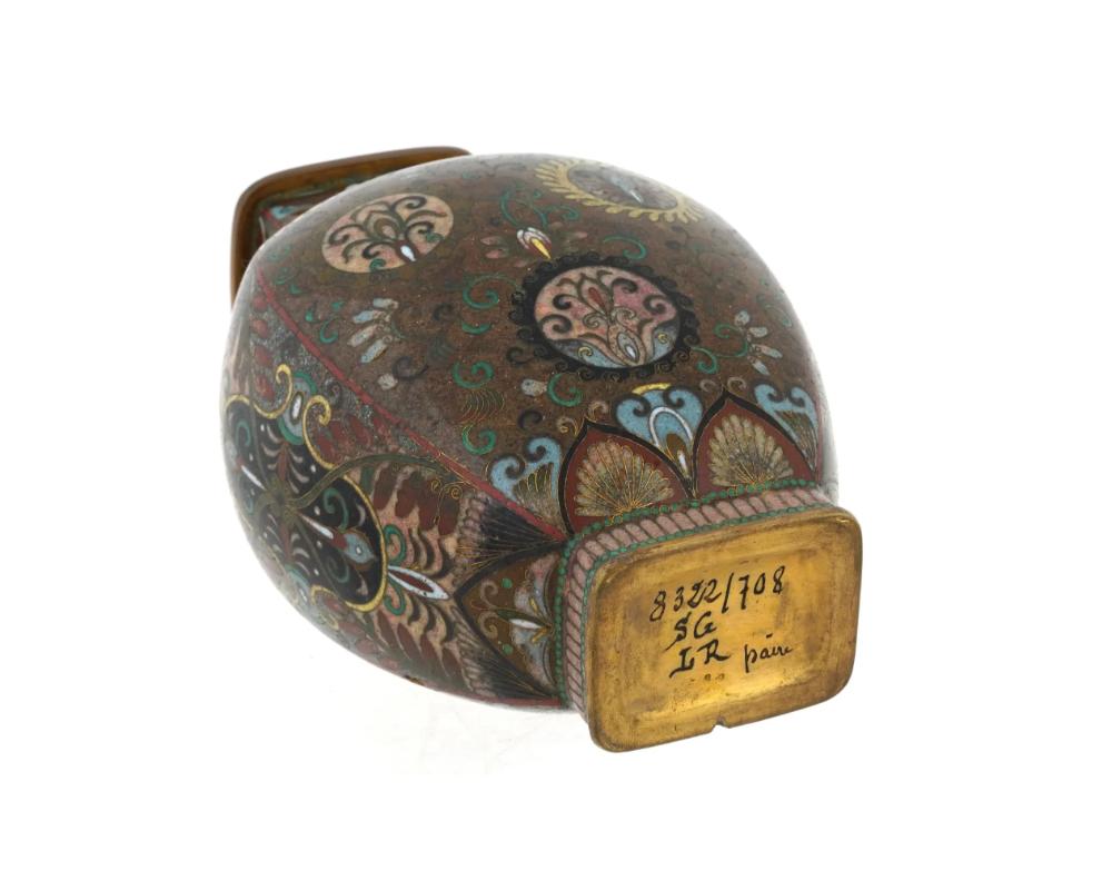 Vase dragon japonais ancien en émail cloisonné et pierre d'or de style Meiji attribué à Hond en vente 1