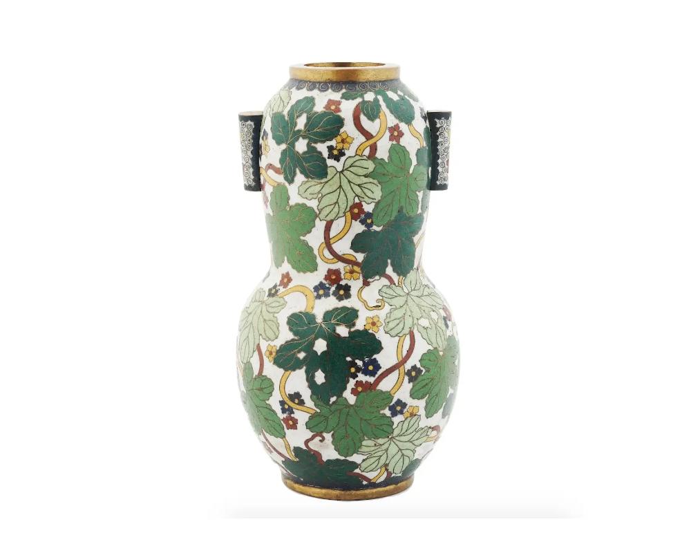 Antique Meiji Japanese Cloisonne Enamel Gourd Shape Vase In Good Condition For Sale In New York, NY