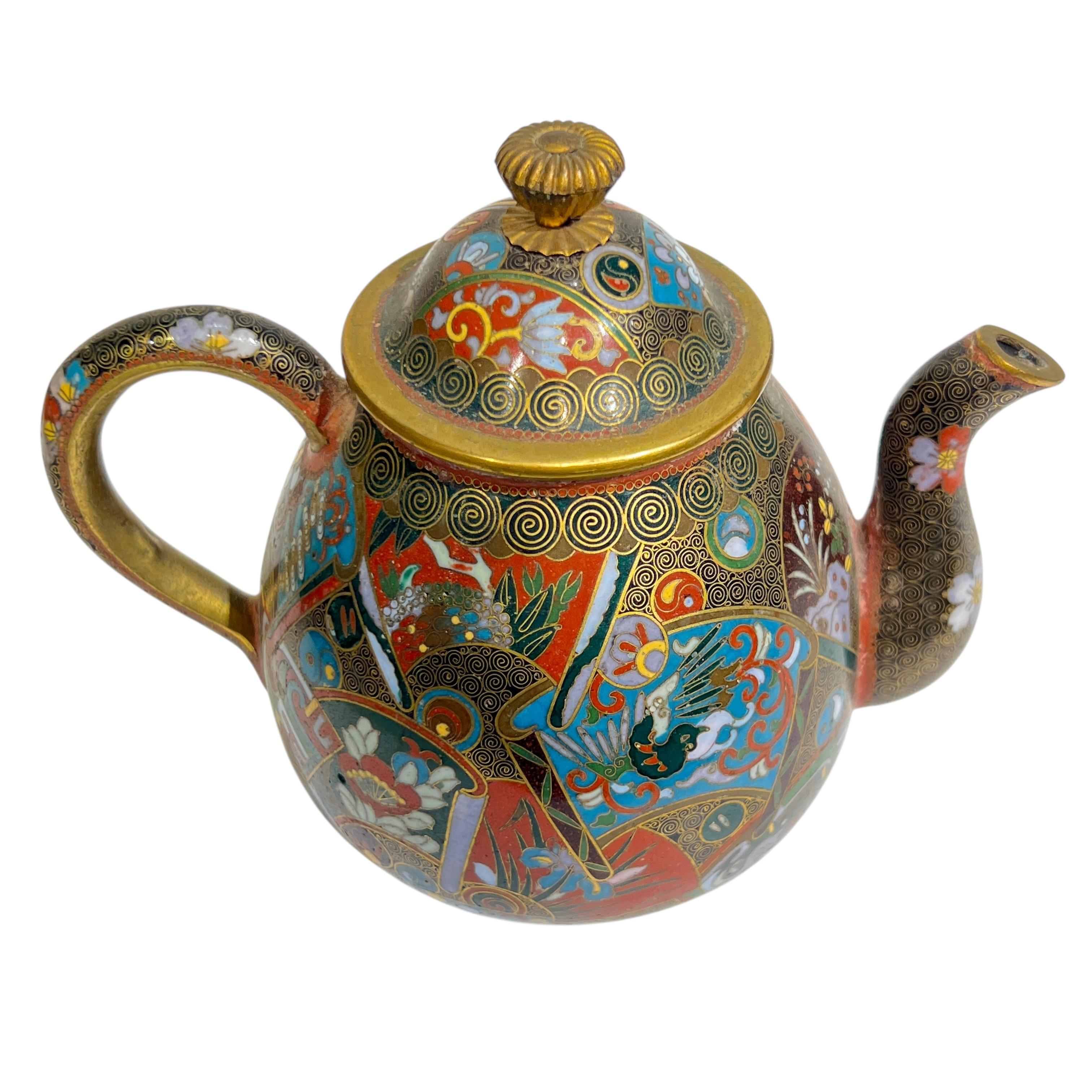 Metallo Antique Meiji Japanese Cloisonne Tea Service in vendita