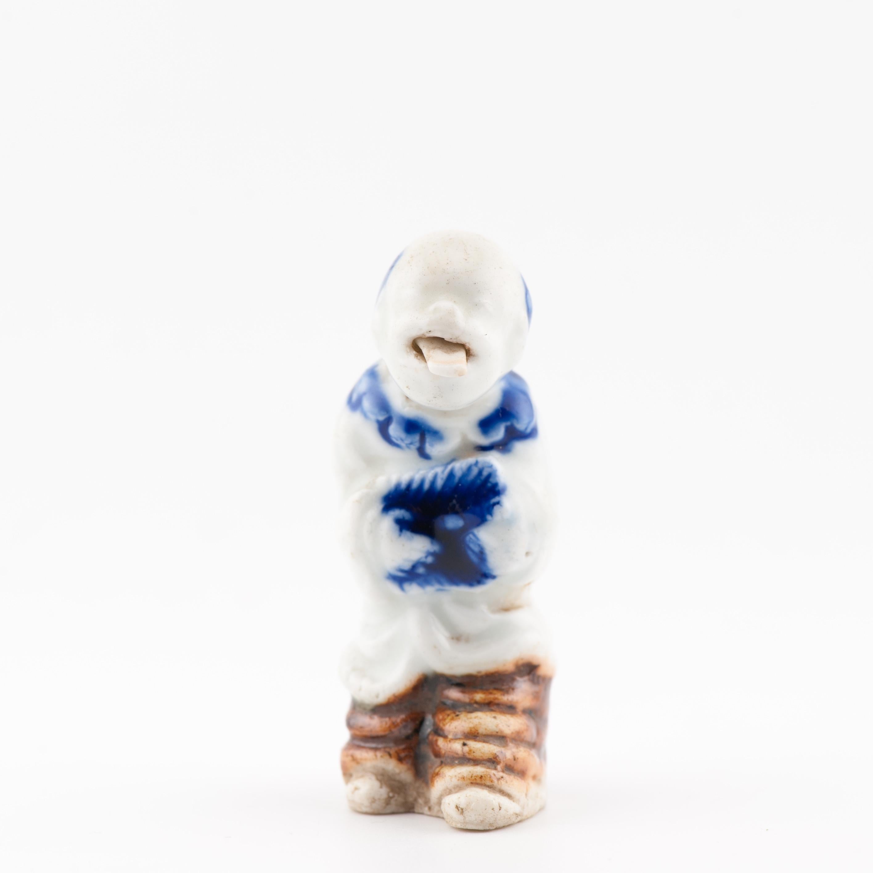 Ancien singe dansant japonais Hirado Netsuke Sanbosa de la période Meiji du 19e siècle en vente 7