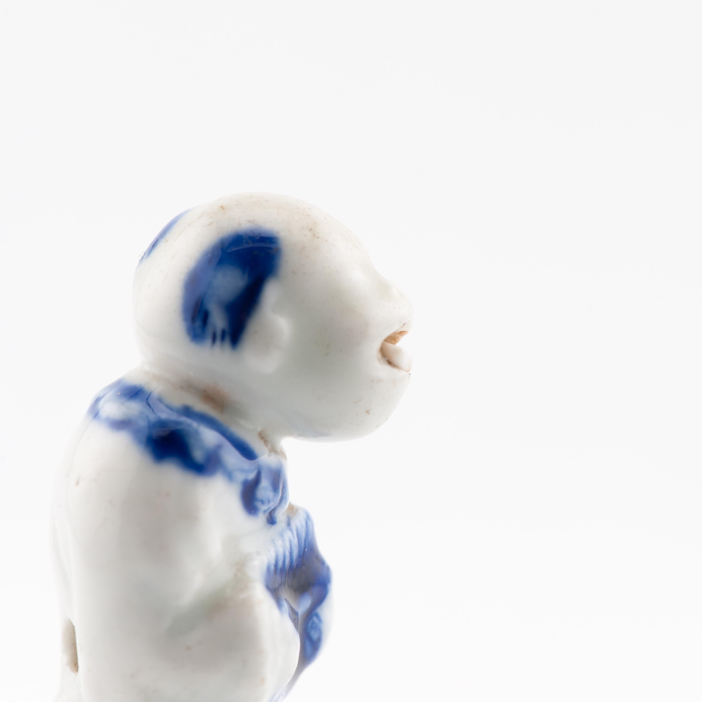 Ancien singe dansant japonais Hirado Netsuke Sanbosa de la période Meiji du 19e siècle en vente 8
